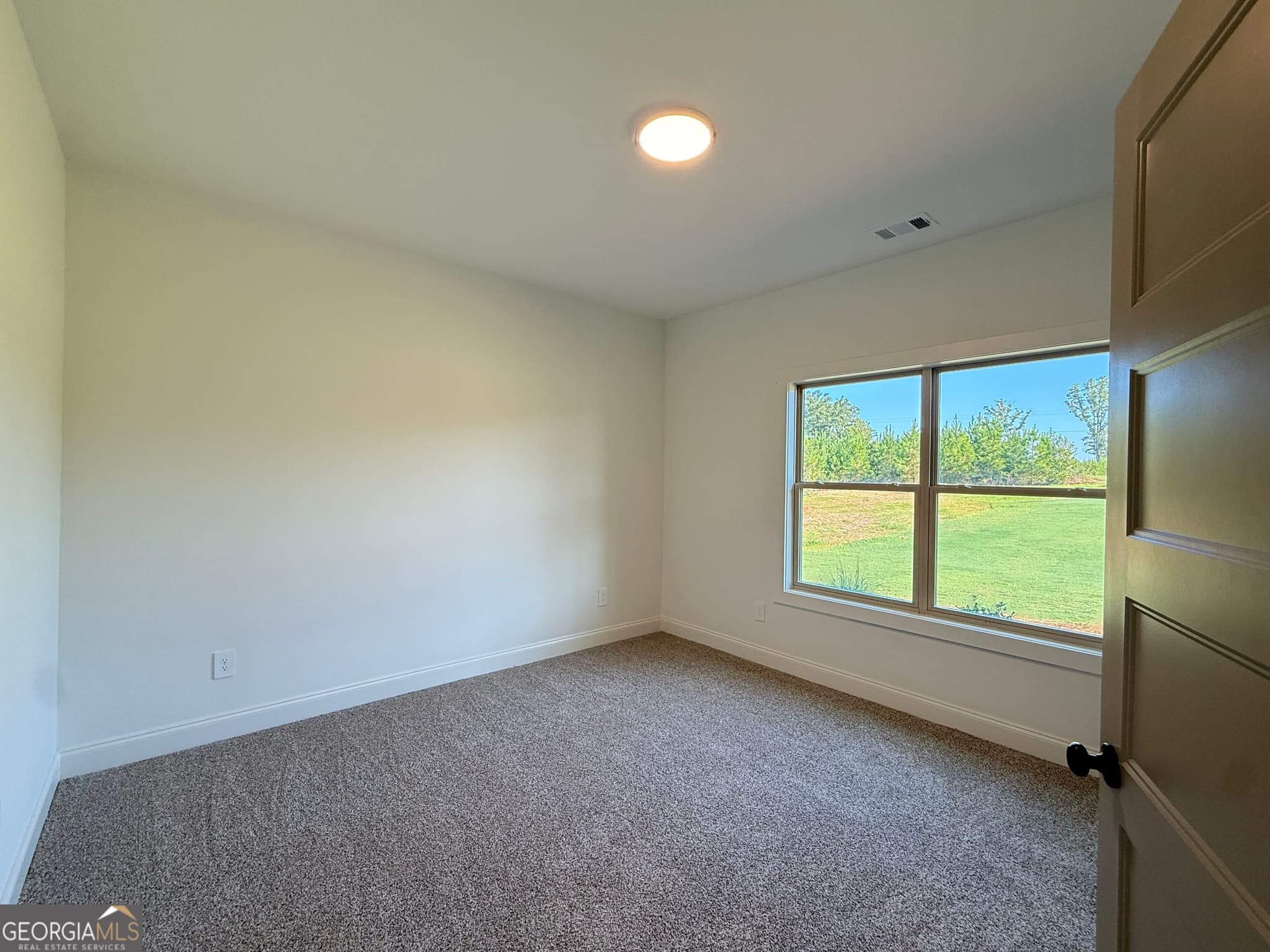 4 bedroom, 3.5 bathroom, 3,017 sq ft single family residence under contract at 823 Hopewell Road, Forsyth, GA 31029 — photo 8