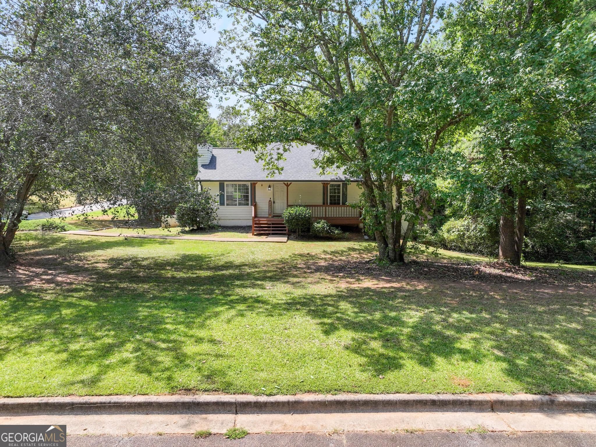 3 bedroom, 2 bathroom, 1,440 sq ft single family residence for sale at 45 Boxwood Court, Mcdonough, GA 30252 — photo 2
