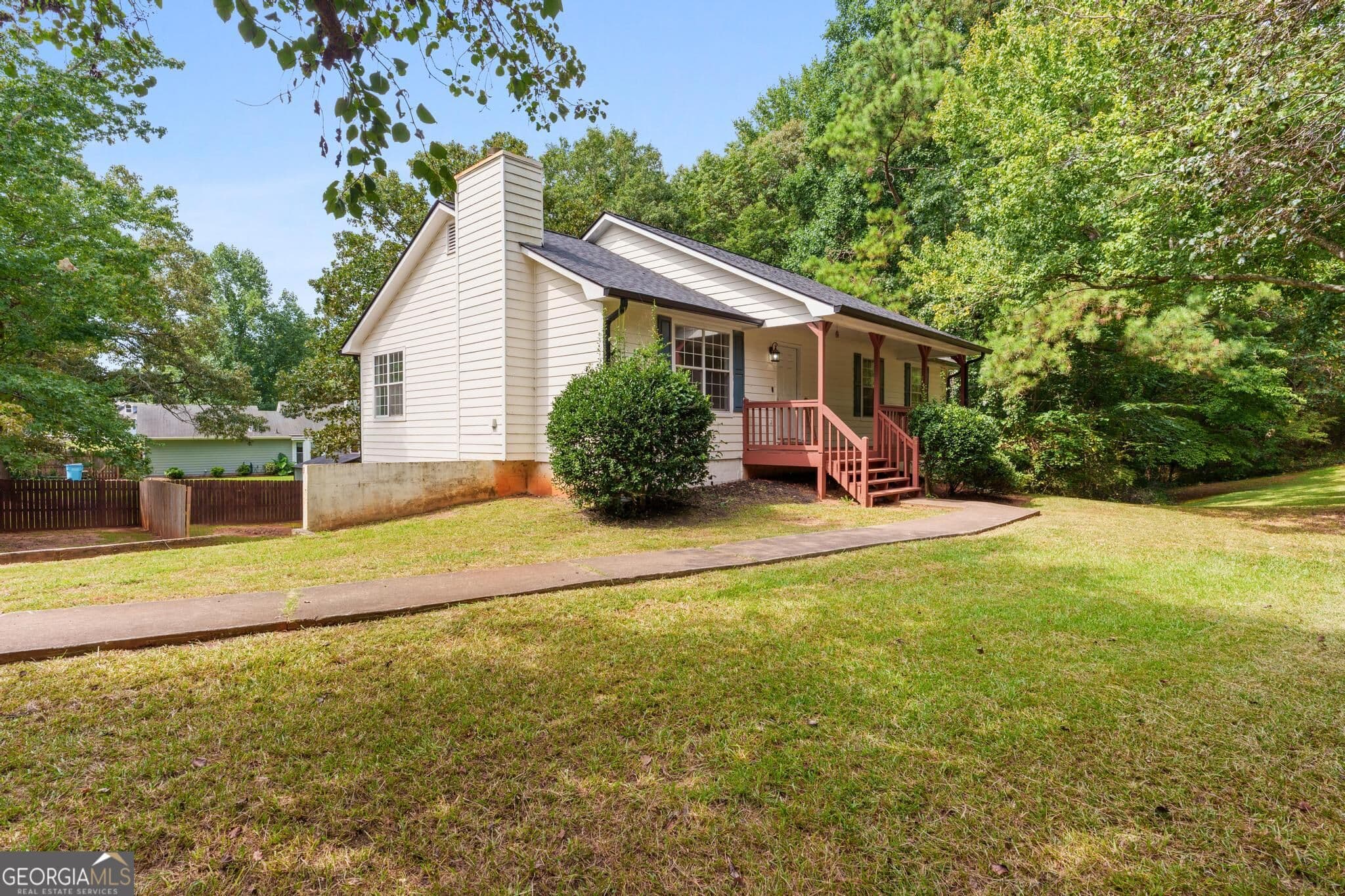 3 bedroom, 2 bathroom, 1,440 sq ft single family residence for sale at 45 Boxwood Court, Mcdonough, GA 30252 — photo 1 of 38