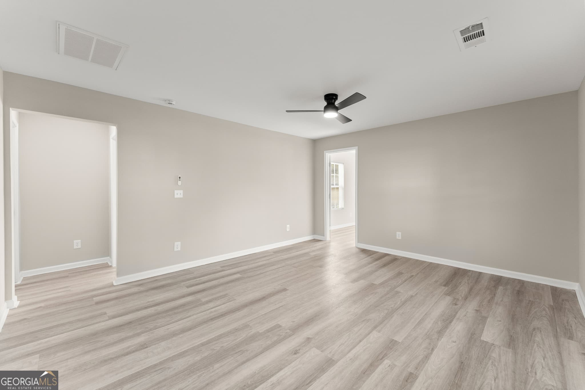 3 bedroom, 2 bathroom, 1,148 sq ft single family residence for sale at 239 E Currahee Street, Toccoa, GA 30577 — photo 9