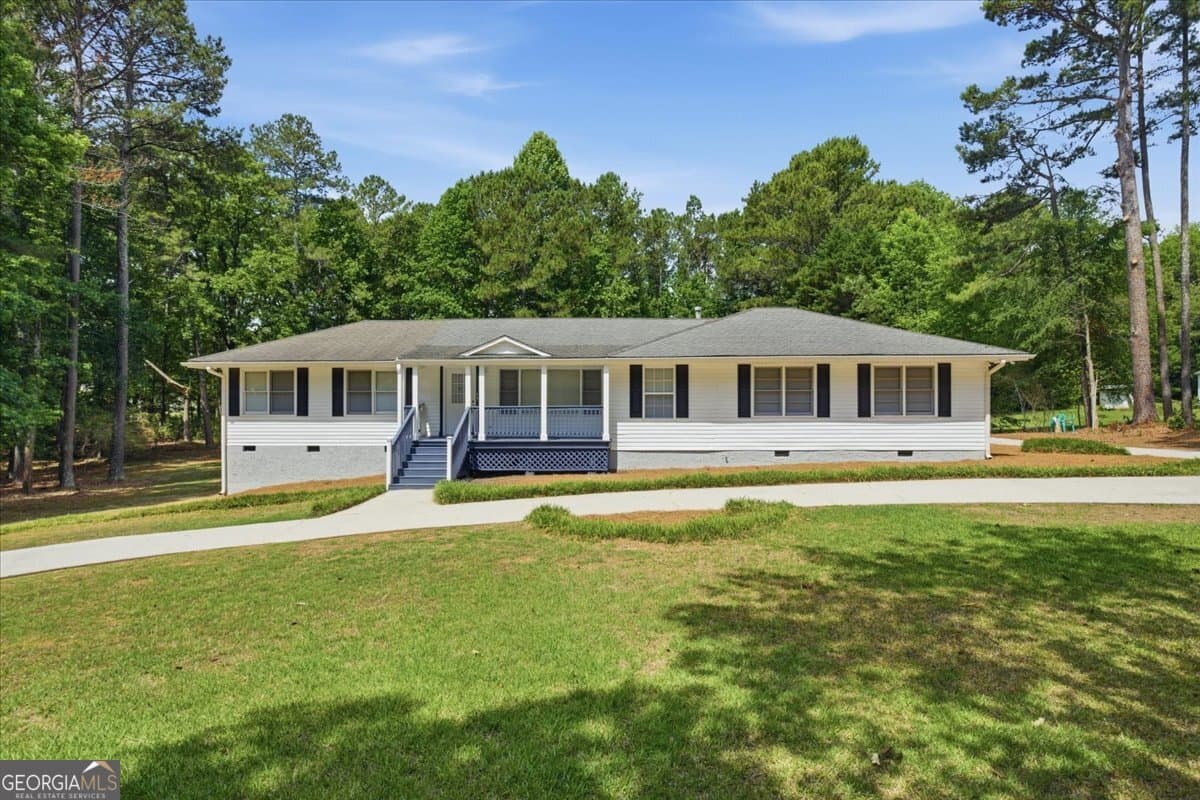 4 bedroom, 3 bathroom, 2,542 sq ft single family residence for sale at 480 Forest Oak Drive, Stockbridge, GA 30281