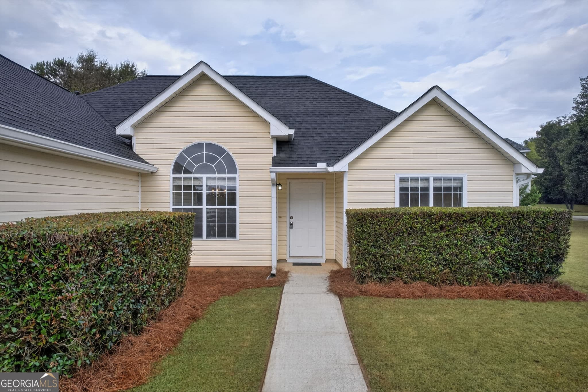 3 bedroom, 2 bathroom, 1,447 sq ft single family residence for sale at 4135 Green Field Drive, Douglasville, GA 30135 — photo 6