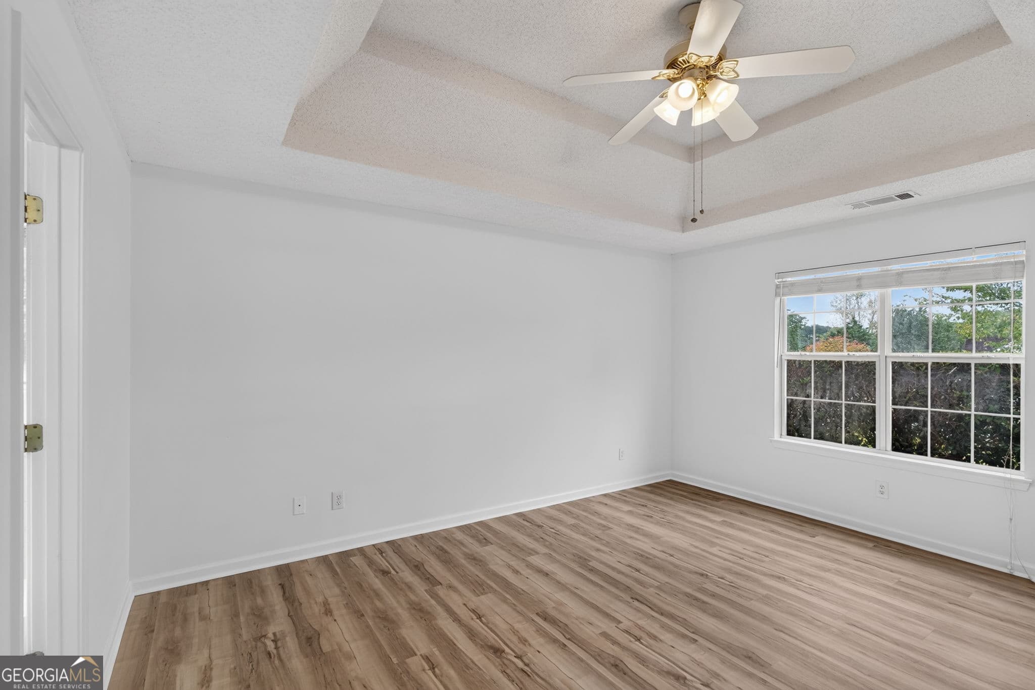 3 bedroom, 2 bathroom, 1,447 sq ft single family residence for sale at 4135 Green Field Drive, Douglasville, GA 30135 — photo 4