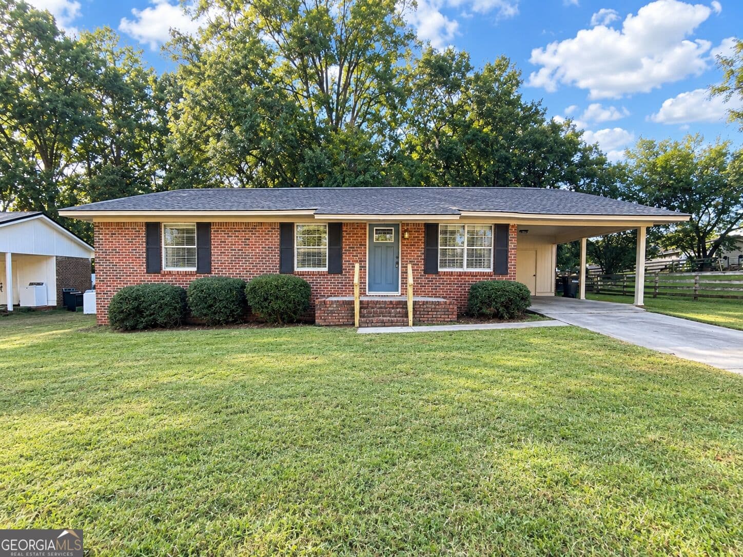 3 bedroom, 1.5 bathroom, 1,188 sq ft single family residence for sale at 1056 Green Meadow Drive, Madison, GA 30650