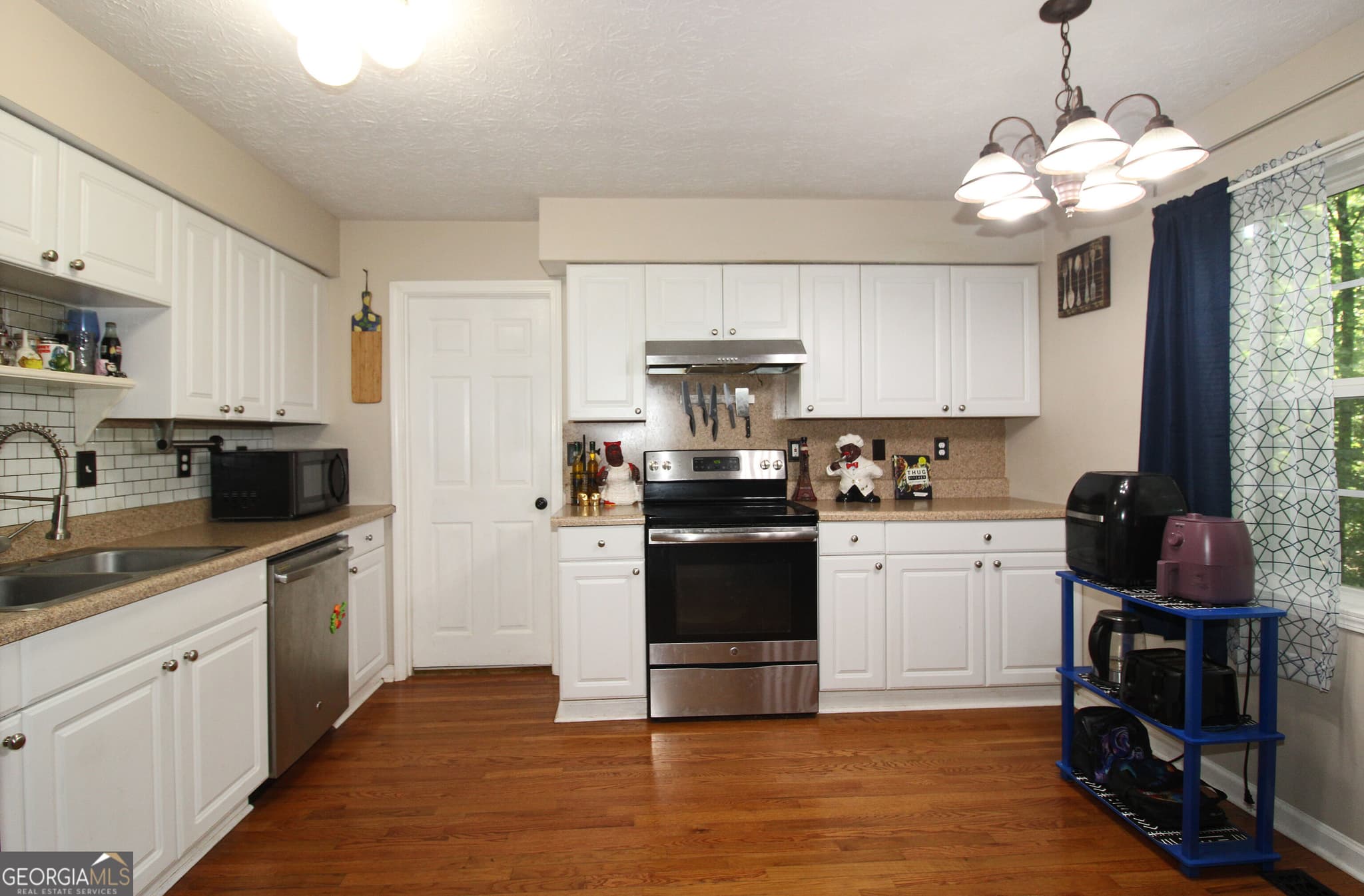 3 bedroom, 2.5 bathroom, 3,314 sq ft single family residence for sale at 6143 Belle Meade Drive, Villa Rica, GA 30180 — photo 7