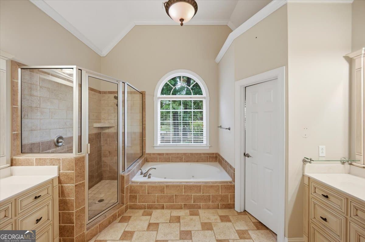 6 bedroom, 5 bathroom, 5,035 sq ft single family residence for sale at 134 Broadleaf Drive, Macon, GA 31210 — photo 8