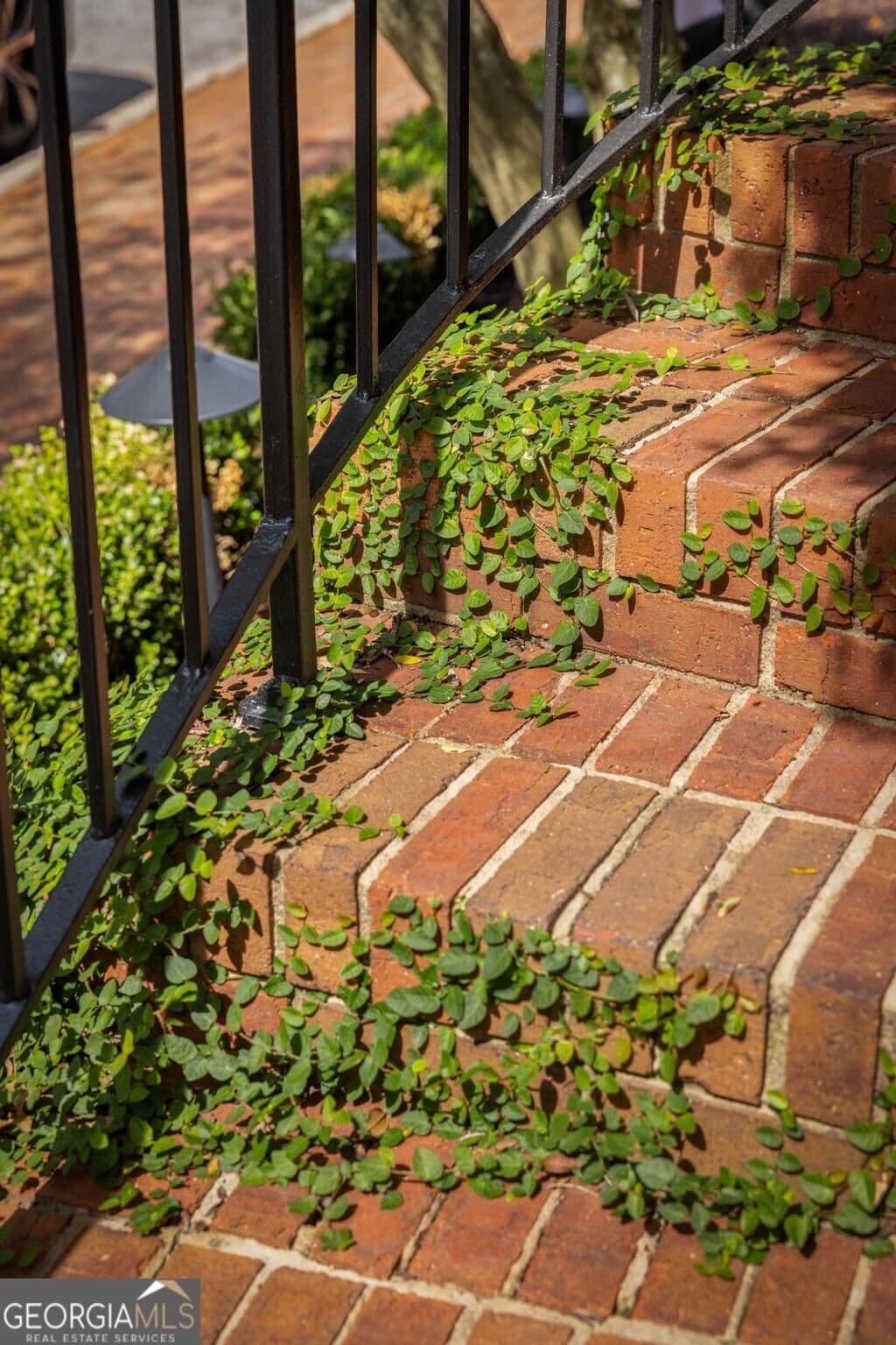 3 bedroom, 3.5 bathroom, 1,900 sq ft townhouse for sale at 233 Sycamore Place, Decatur, GA 30030 — photo 6