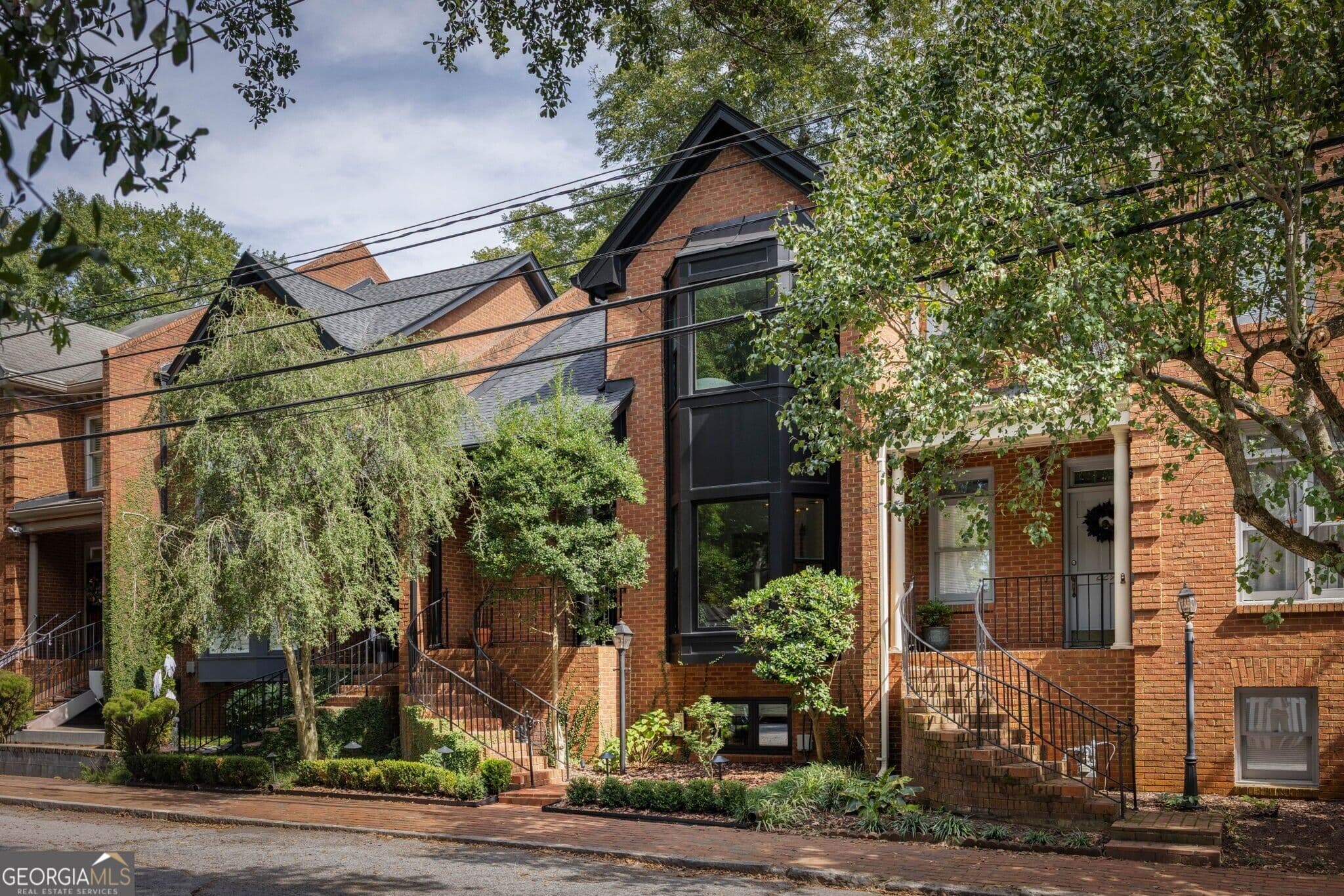 3 bedroom, 3.5 bathroom, 1,900 sq ft townhouse for sale at 233 Sycamore Place, Decatur, GA 30030 — photo 3