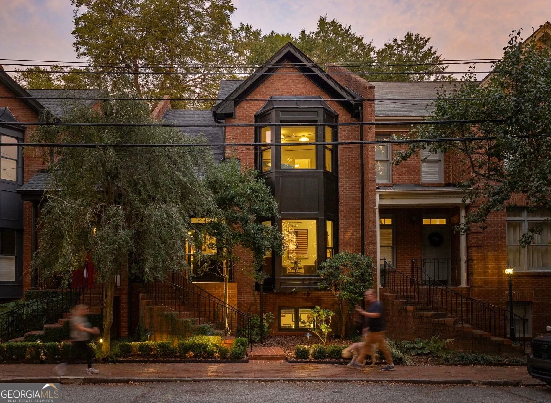 3 bedroom, 3.5 bathroom, 1,900 sq ft townhouse for sale at 233 Sycamore Place, Decatur, GA 30030 — photo 1 of 52
