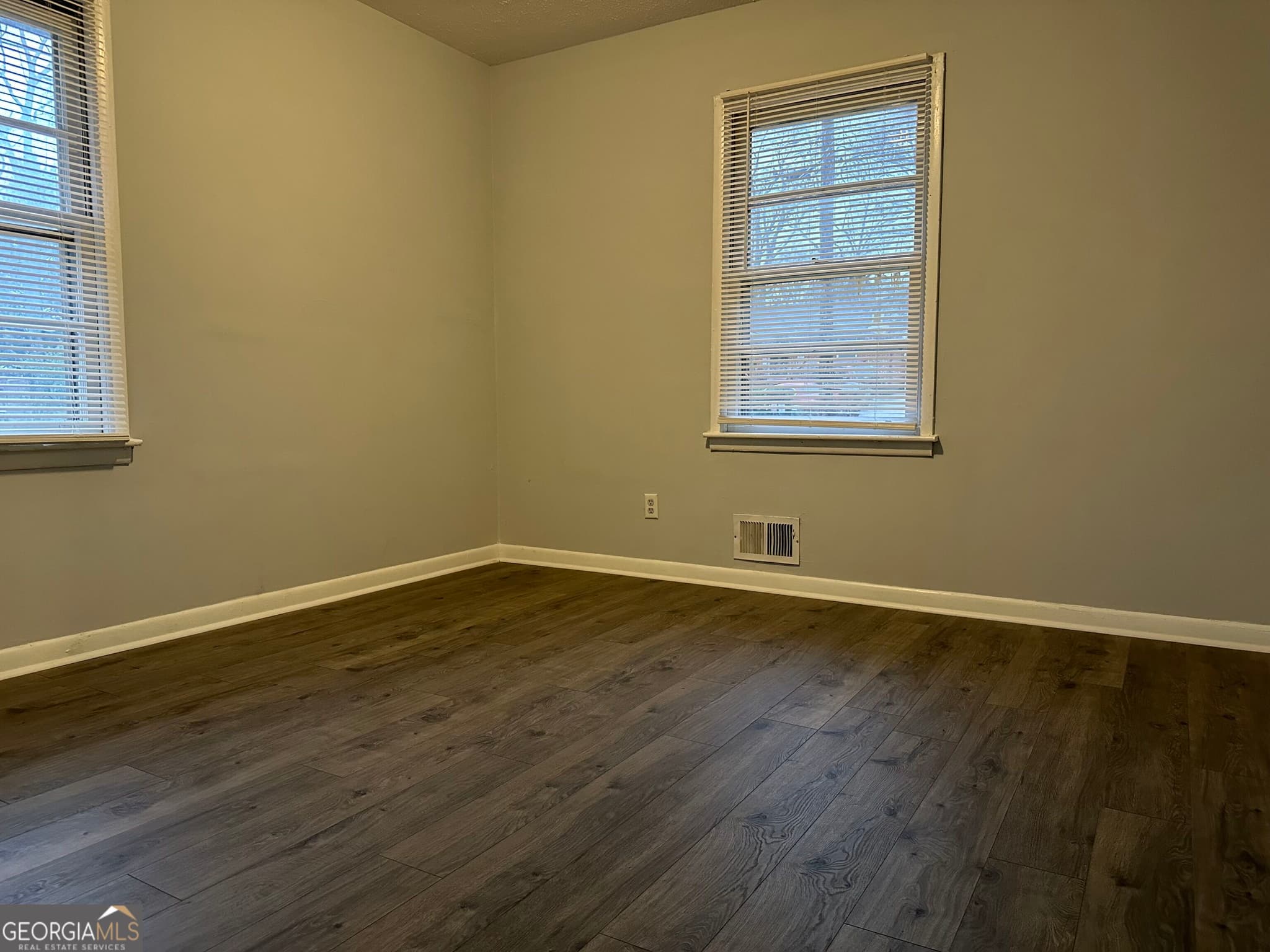 3 bedroom, 2 bathroom, 1,176 sq ft single family residence for rent at 4522 Ridge Drive, Forest Park, GA 30297 for $1,350 a month — photo 2