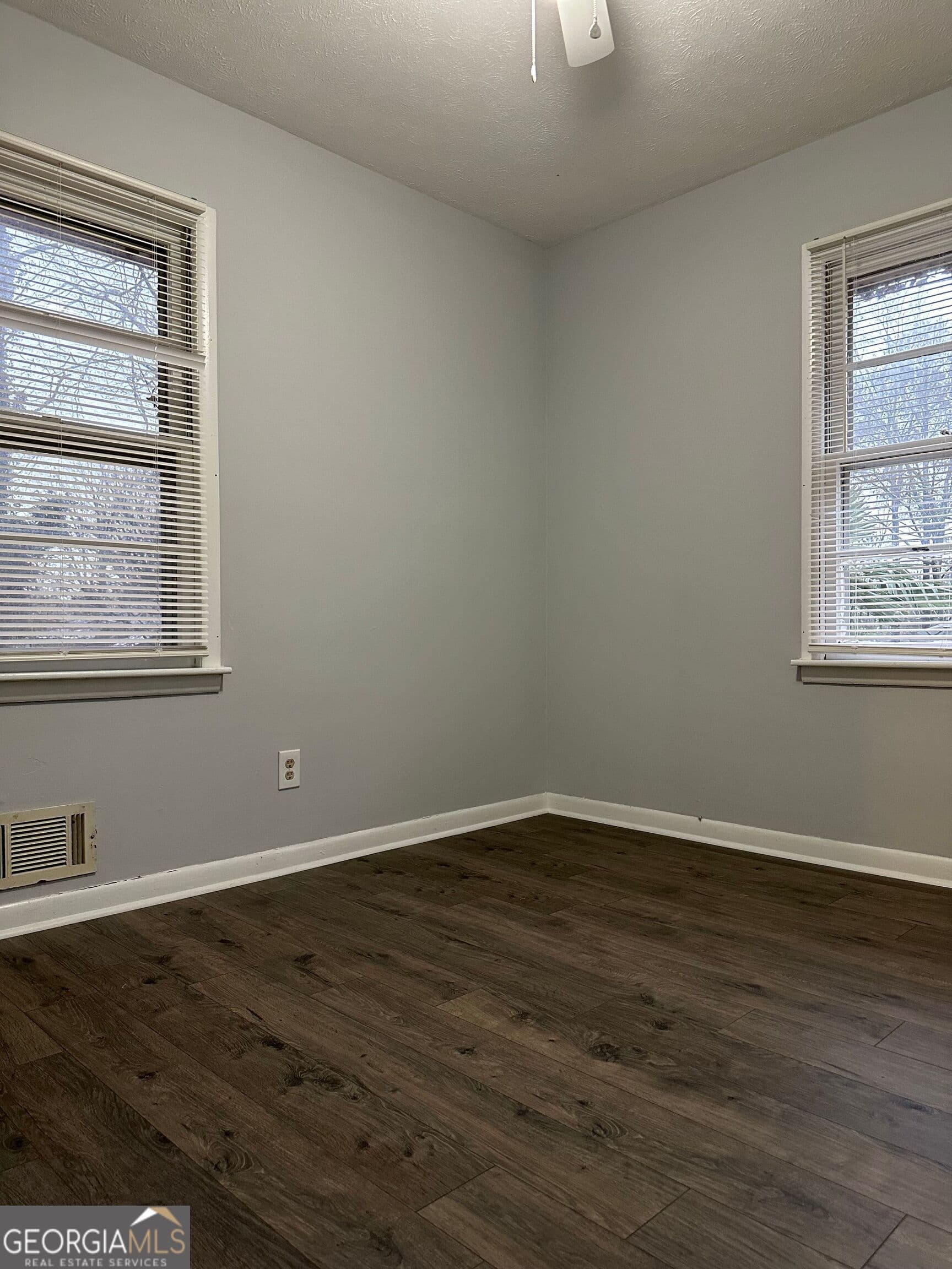 3 bedroom, 2 bathroom, 1,176 sq ft single family residence for rent at 4522 Ridge Drive, Forest Park, GA 30297 for $1,350 a month — photo 3