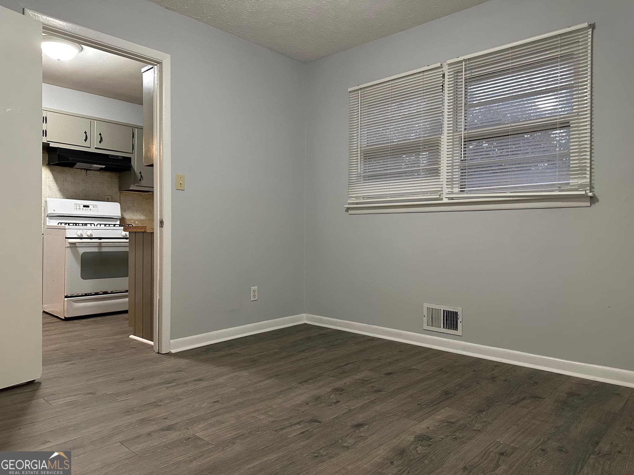 3 bedroom, 2 bathroom, 1,176 sq ft single family residence for rent at 4522 Ridge Drive, Forest Park, GA 30297 for $1,350 a month — photo 8