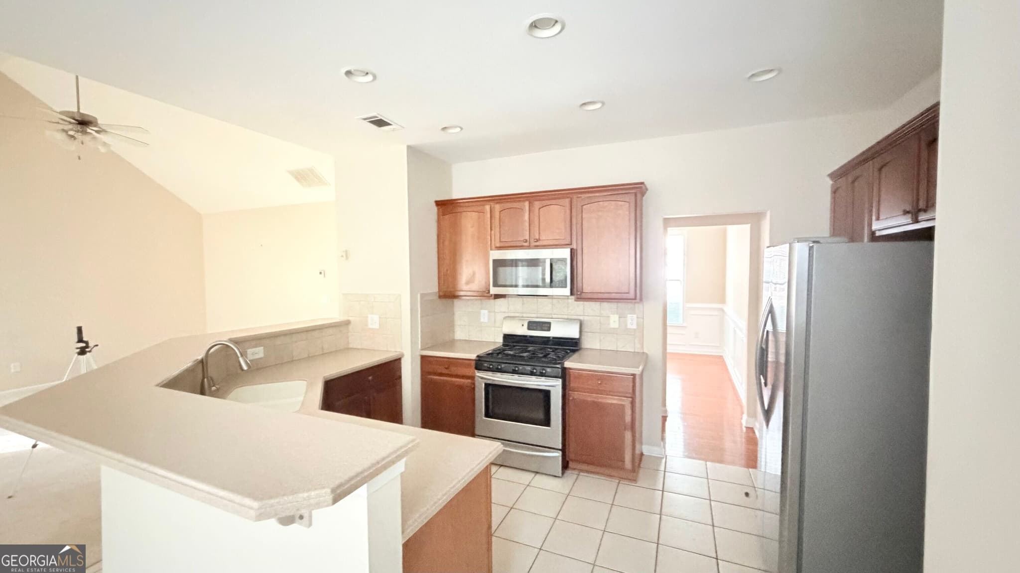 5 bedroom, 3 bathroom, 2,339 sq ft single family residence for sale at 1185 Martins Down Drive, Lawrenceville, GA 30045 — photo 6