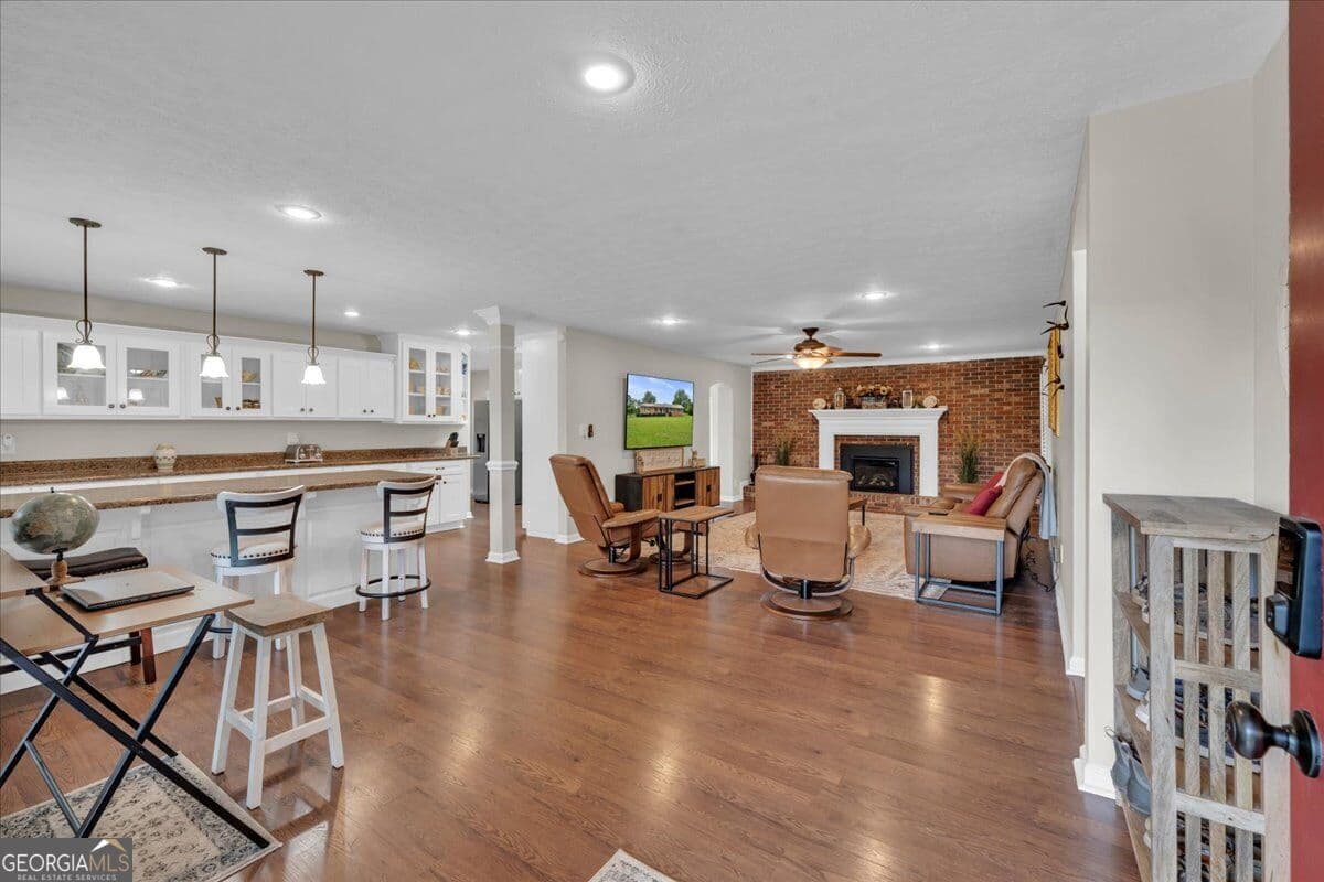 4 bedroom, 3 bathroom, 2,370 sq ft single family residence for sale at 2685 US Highway 441, Irwinton, GA 31042 — photo 6
