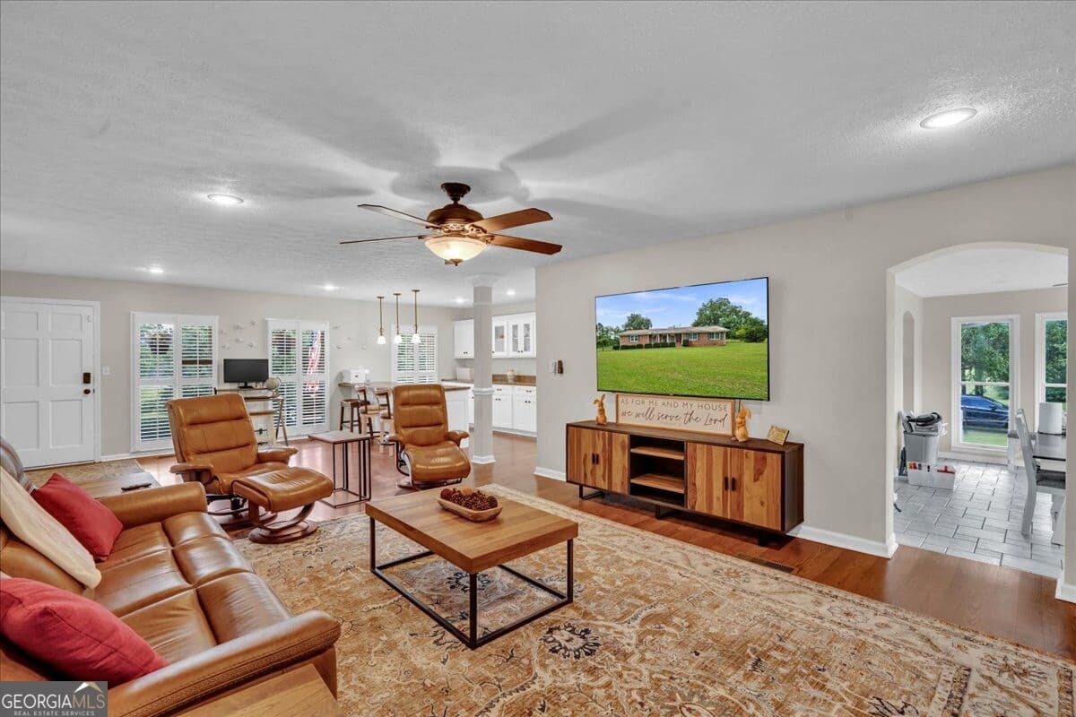 4 bedroom, 3 bathroom, 2,370 sq ft single family residence for sale at 2685 US Highway 441, Irwinton, GA 31042 — photo 3