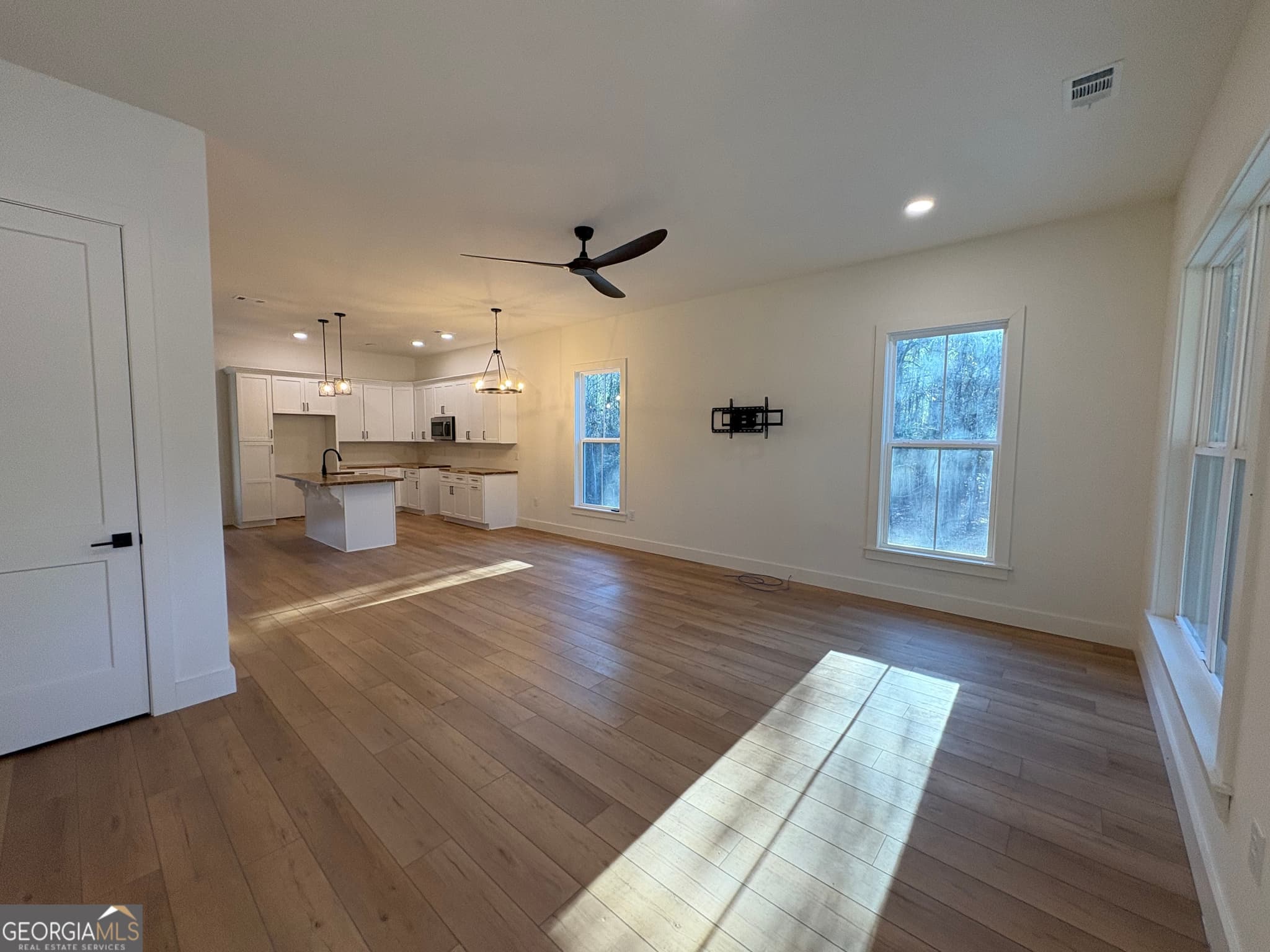 3 bedroom, 2.5 bathroom, 1,877 sq ft single family residence under contract at 435 Muskogee Trail, Dublin, GA 31021 — photo 5