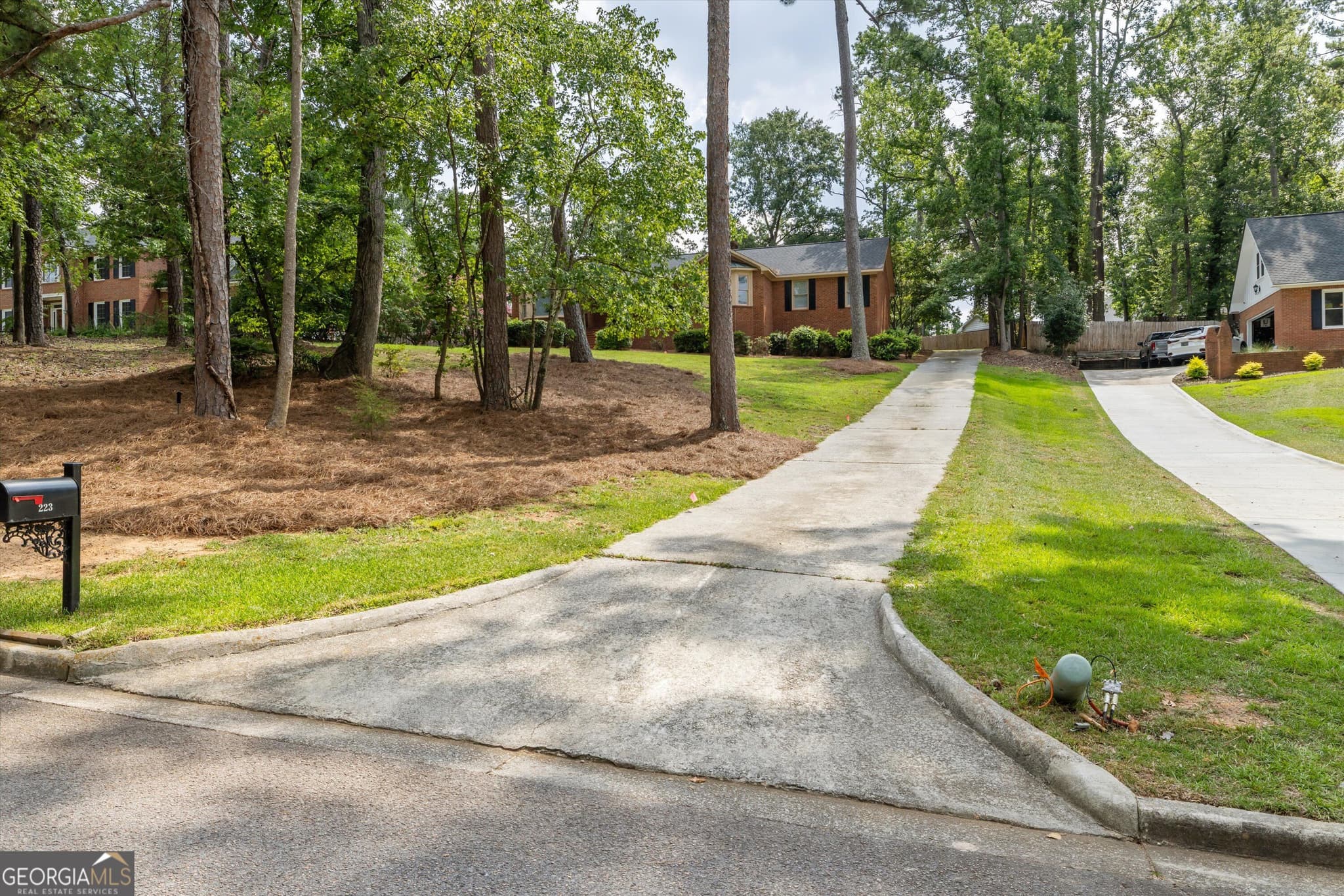 3 bedroom, 2.5 bathroom, 1,961 sq ft single family residence for sale at 223 Old Mill Road, Martinez, GA 30907 — photo 5