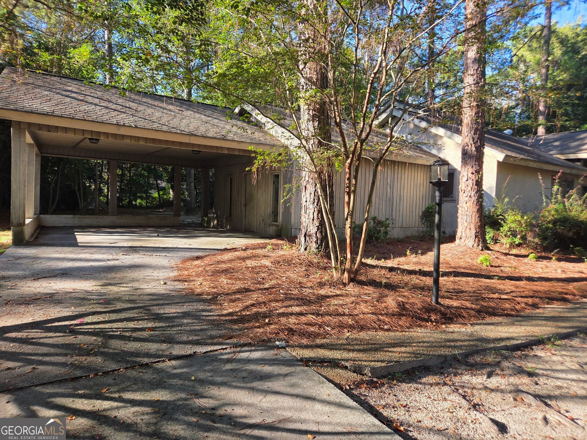 5 bedroom, 2 bathroom single family residence for rent at 112 Greenbriar Trail, Statesboro, GA 30458 for $1,800 a month — photo 2