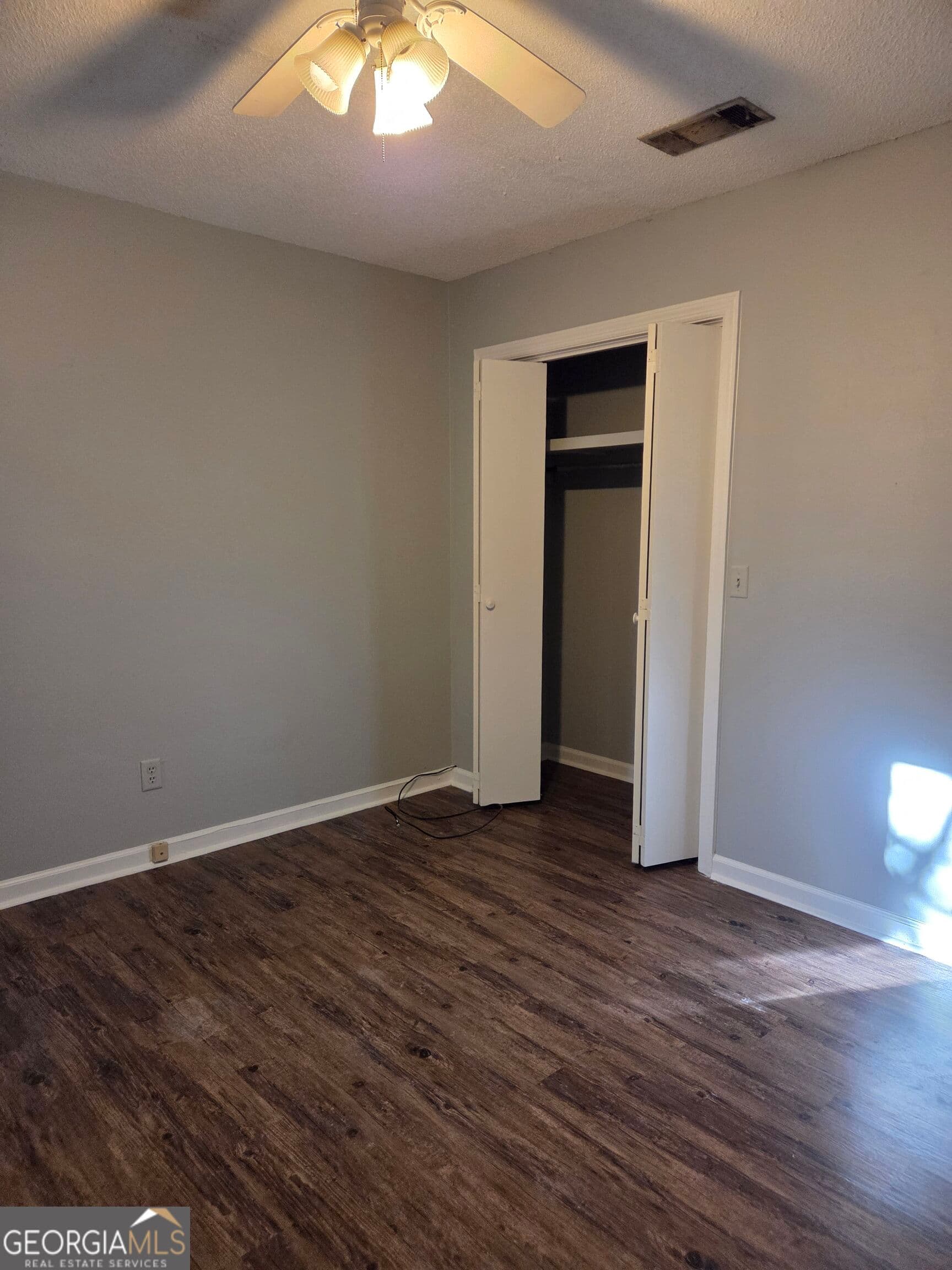 5 bedroom, 2 bathroom single family residence for rent at 112 Greenbriar Trail, Statesboro, GA 30458 for $1,800 a month — photo 3
