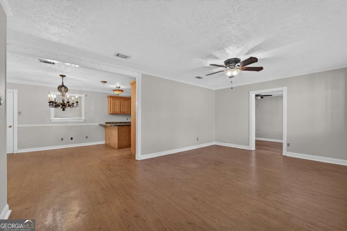 3 bedroom, 2 bathroom, 1,616 sq ft single family residence for sale at 2116 Screven Avenue, Waycross, GA 31501 — photo 6