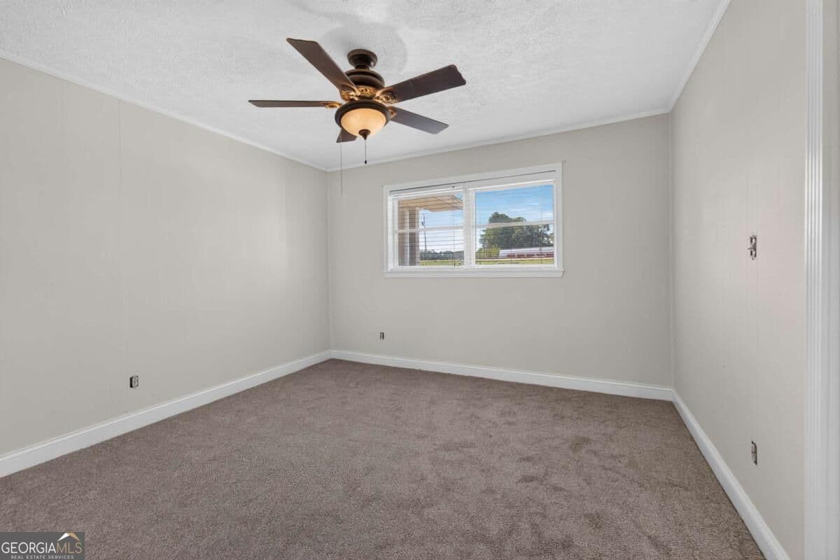 3 bedroom, 2 bathroom, 1,616 sq ft single family residence for sale at 2116 Screven Avenue, Waycross, GA 31501 — photo 9