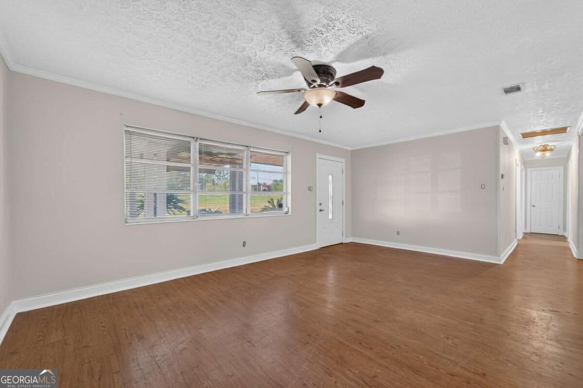 3 bedroom, 2 bathroom, 1,616 sq ft single family residence for sale at 2116 Screven Avenue, Waycross, GA 31501 — photo 8