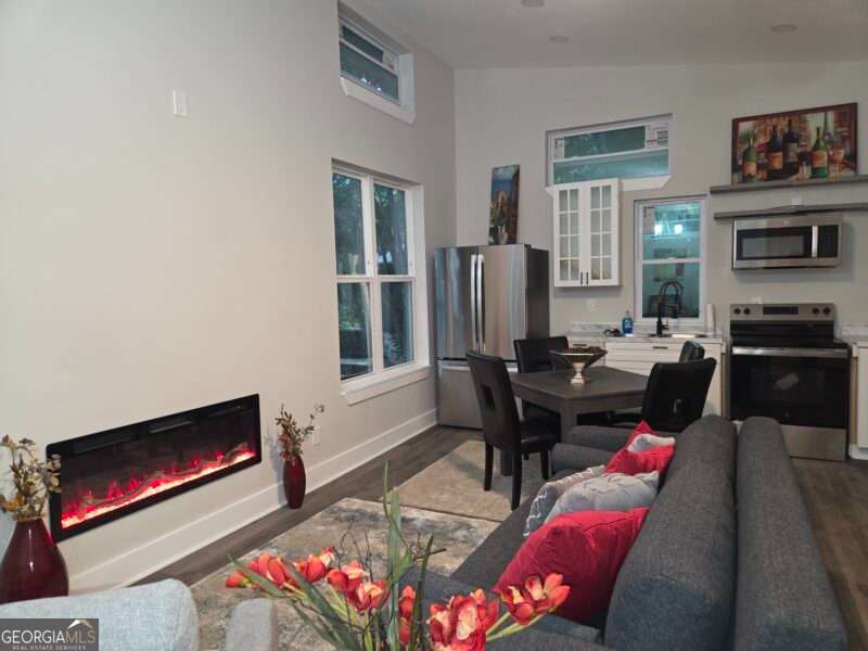 2 bedroom, 1 bathroom, 696 sq ft single family residence for rent at 5634 Simpson Avenue, Union City, GA 30291 for $1,750 a month — photo 2
