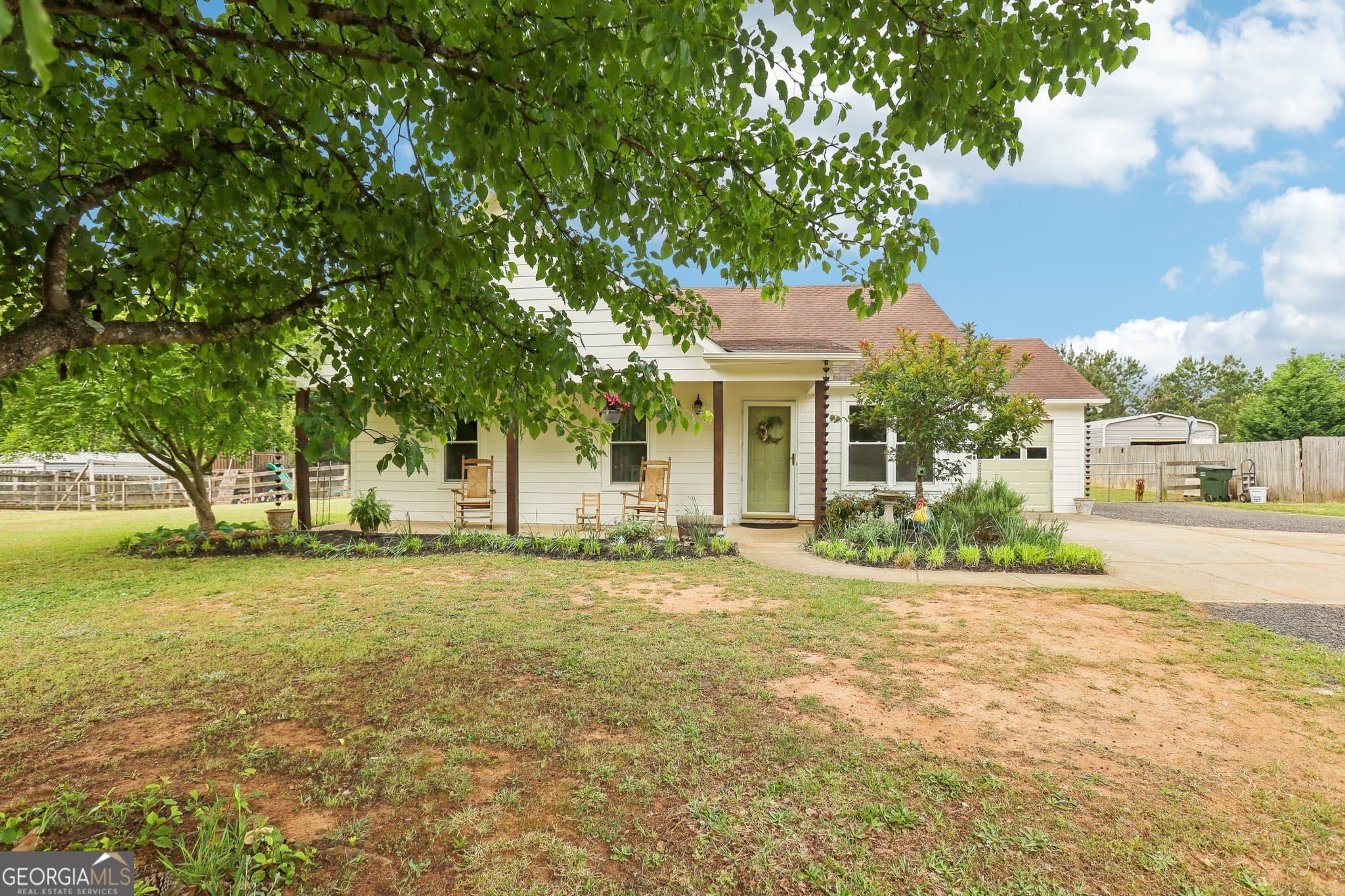 3 bedroom, 2 bathroom, 1,196 sq ft single family residence sold at 1593 Roscoe Davis Road, Monroe, GA 30656