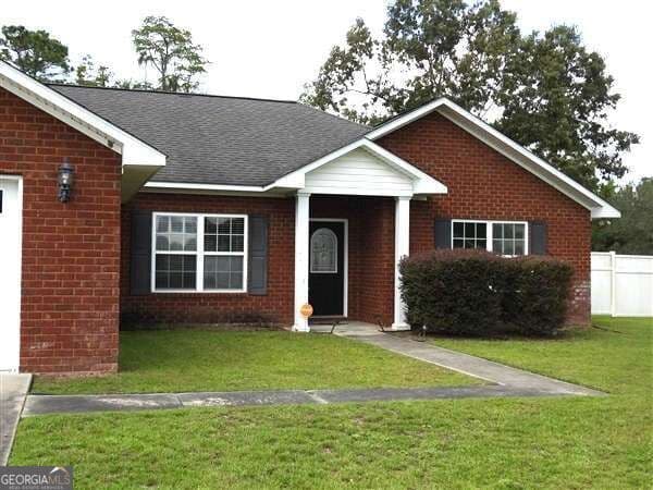 4 bedroom, 2 bathroom, 2,061 sq ft single family residence for rent at 164 Glynn Court, Hinesville, GA 31313 for $1,900 a month — photo 2