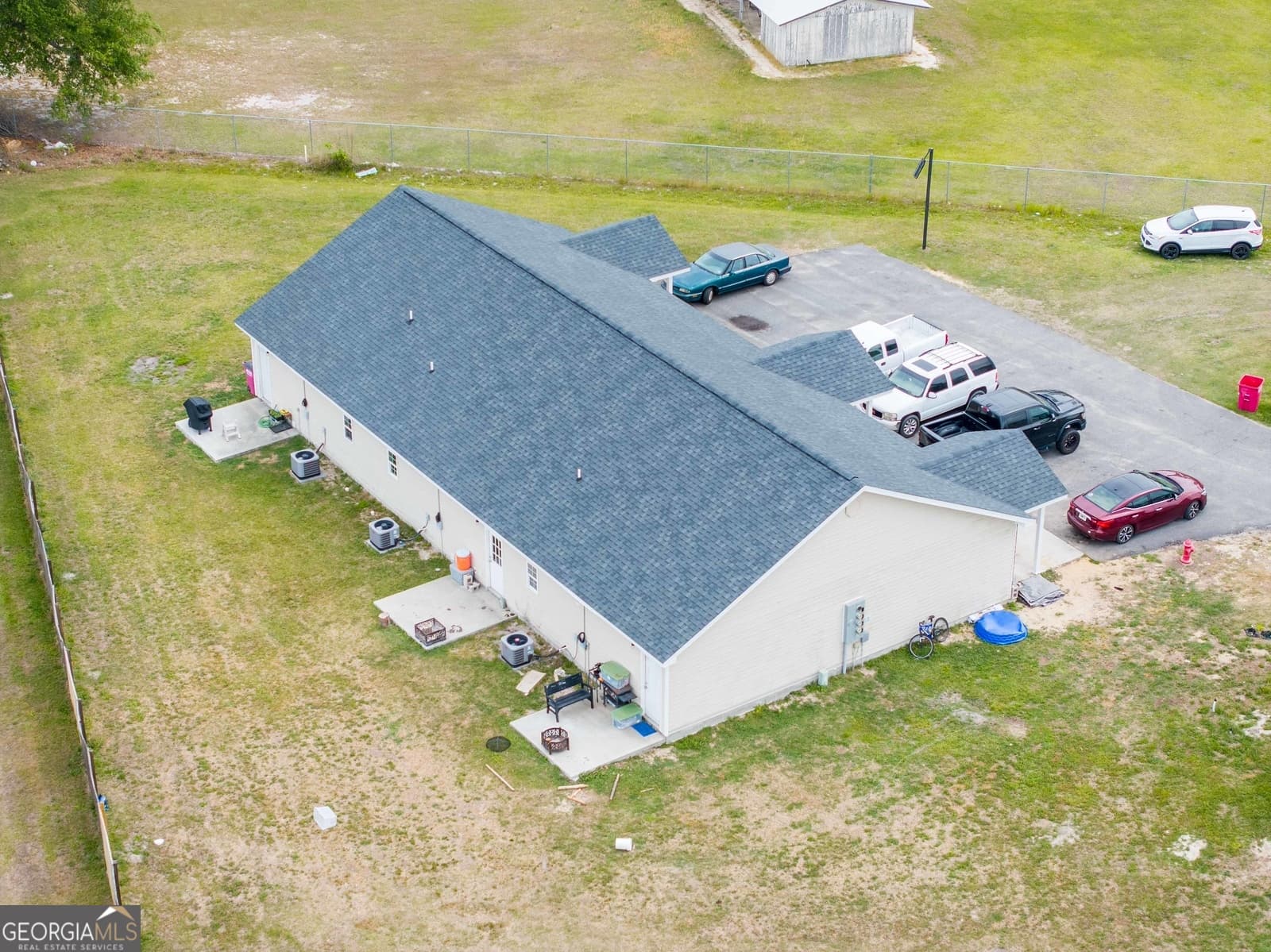 multi family for sale at 609 Beach Road, Baxley, GA 31513 — photo 10