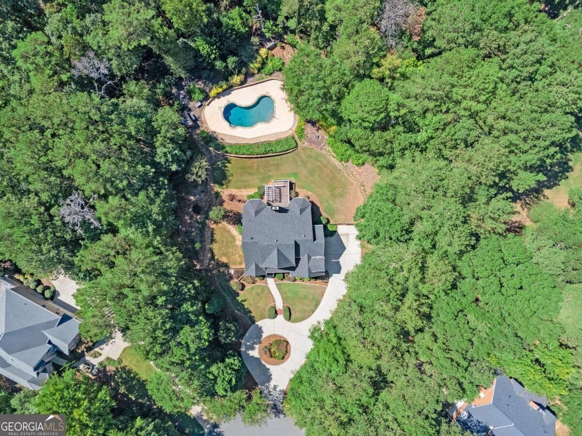 4 bedroom, 4.5 bathroom, 3,899 sq ft single family residence for sale at 1100 Coday Bluff, Athens, GA 30606 — photo 2