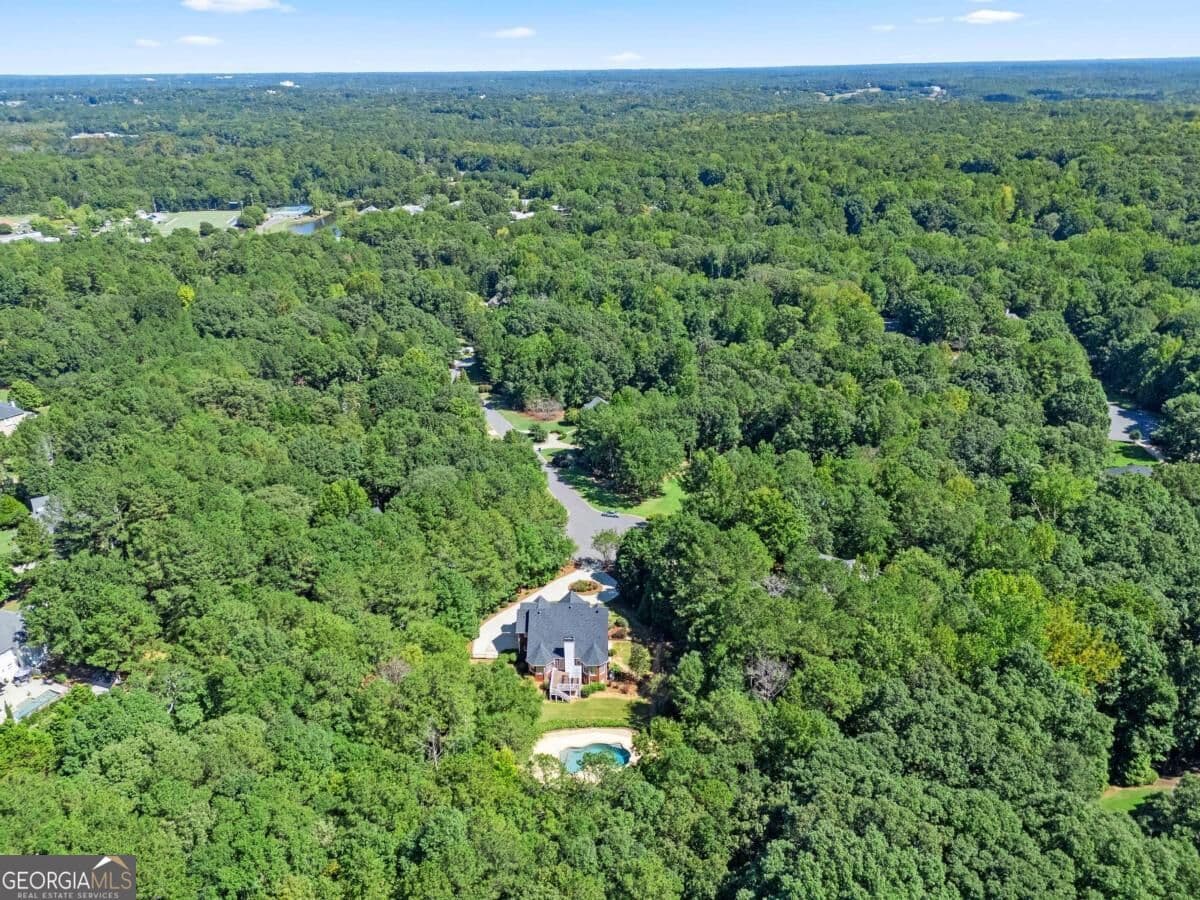 4 bedroom, 4.5 bathroom, 3,899 sq ft single family residence for sale at 1100 Coday Bluff, Athens, GA 30606 — photo 3