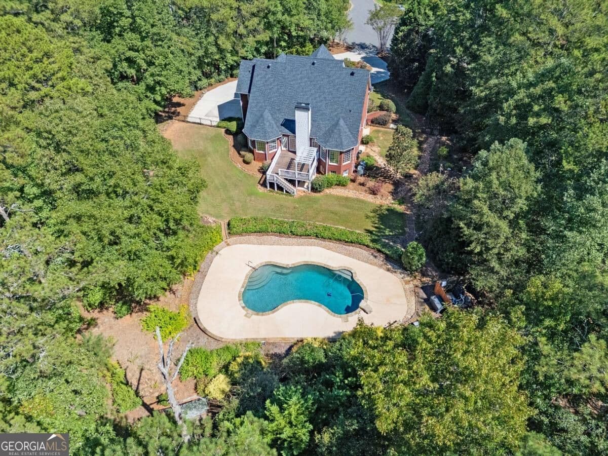 4 bedroom, 4.5 bathroom, 3,899 sq ft single family residence for sale at 1100 Coday Bluff, Athens, GA 30606 — photo 4
