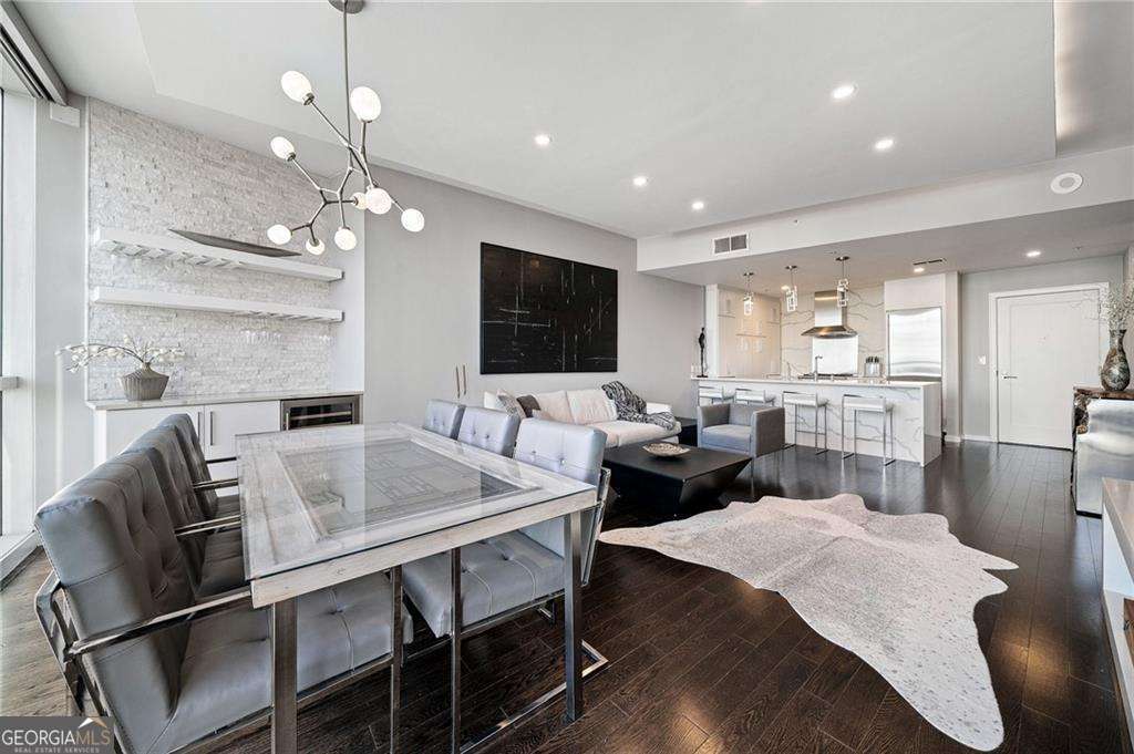 1 bedroom, 1 bathroom, 928 sq ft condominium for sale at 3325 Piedmont Road 1608, Atlanta, GA 30305 — photo 6
