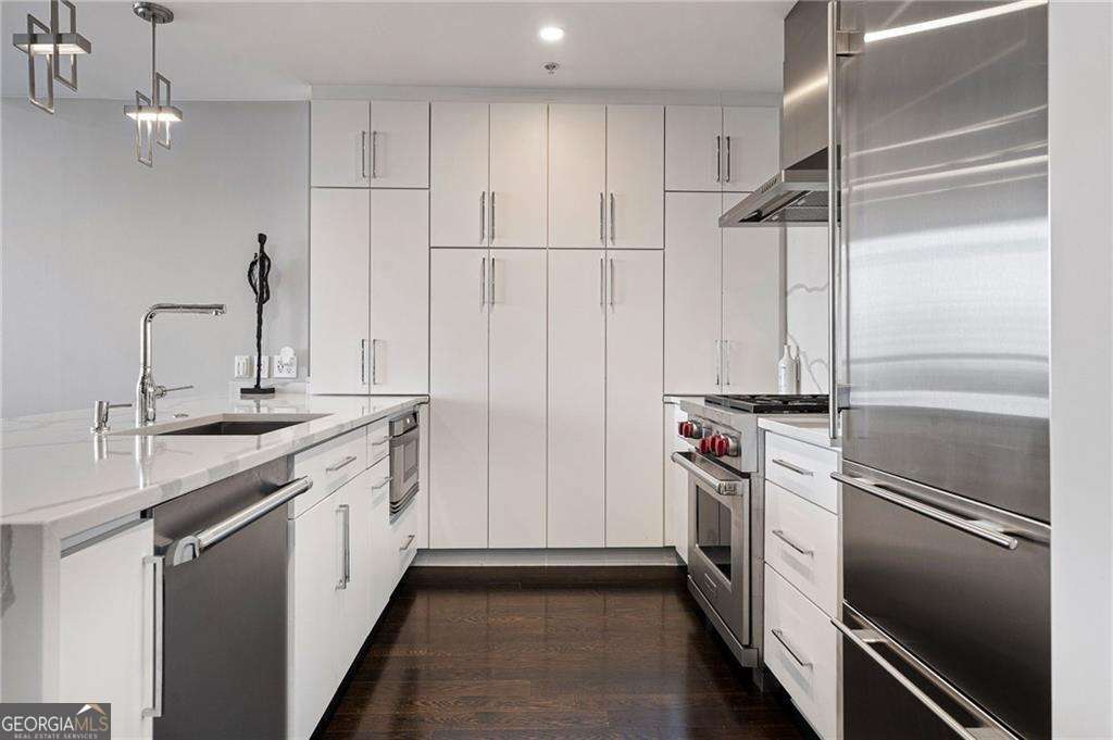 1 bedroom, 1 bathroom, 928 sq ft condominium for sale at 3325 Piedmont Road 1608, Atlanta, GA 30305 — photo 9
