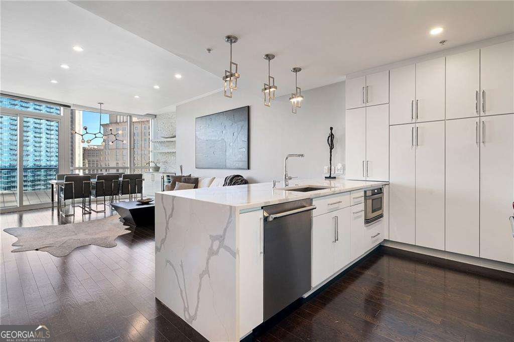 1 bedroom, 1 bathroom, 928 sq ft condominium for sale at 3325 Piedmont Road 1608, Atlanta, GA 30305 — photo 10
