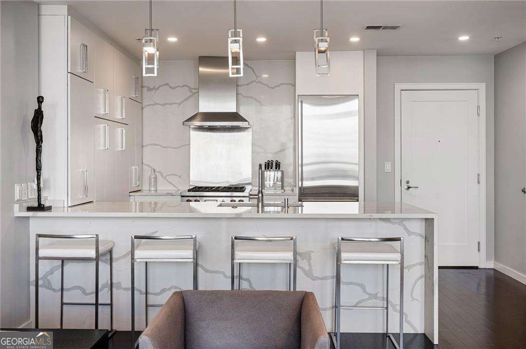 1 bedroom, 1 bathroom, 928 sq ft condominium for sale at 3325 Piedmont Road 1608, Atlanta, GA 30305 — photo 8