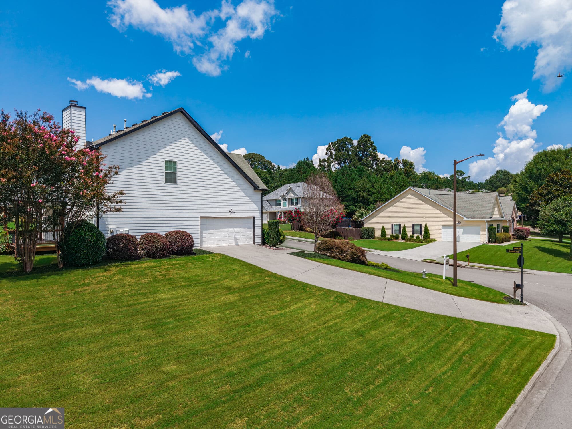 5 bedroom, 3 bathroom, 3,231 sq ft single family residence for sale at 201 Overlook Court, Canton, GA 30115 — photo 7