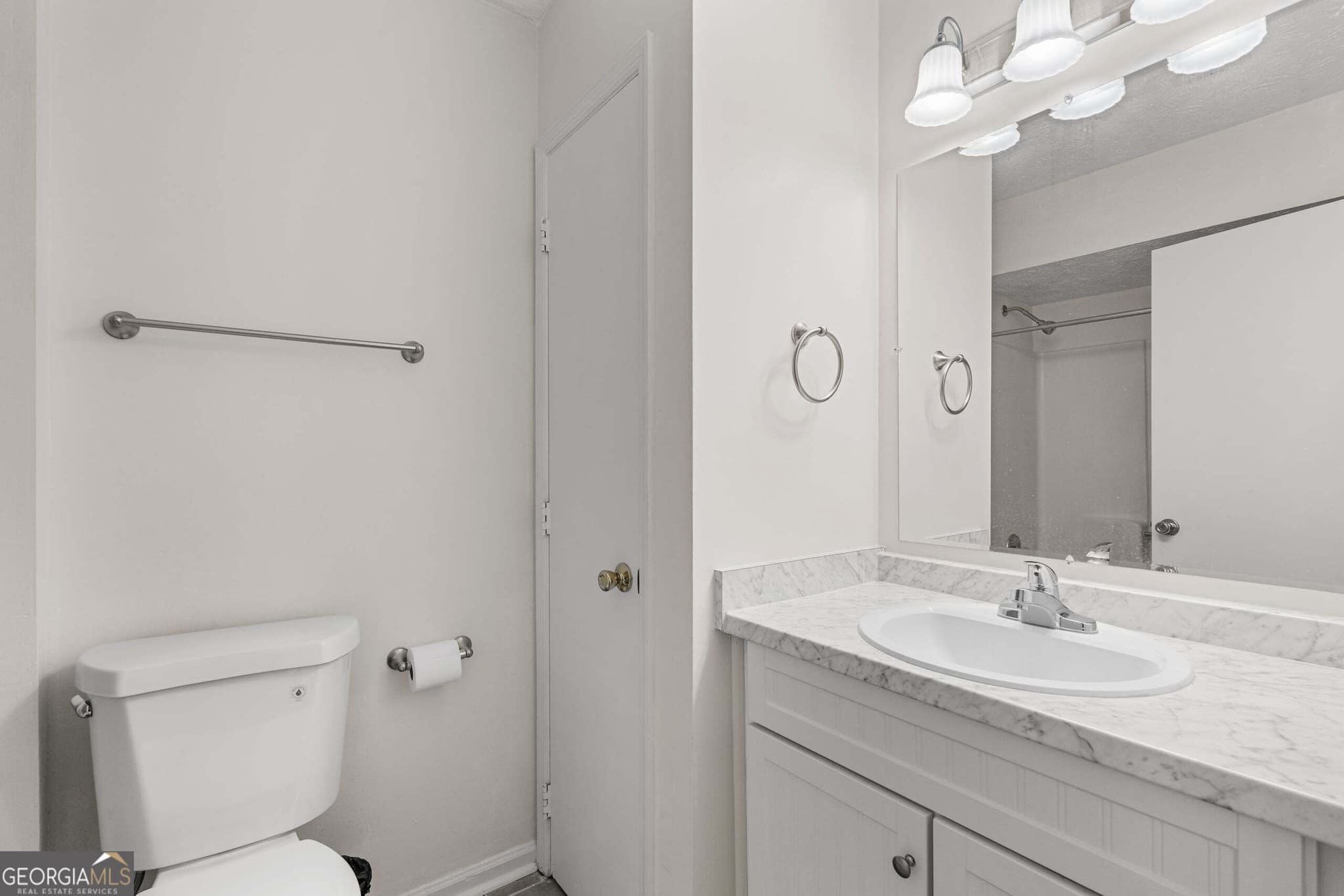 3 bedroom, 2 bathroom, 1,346 sq ft single family residence for sale at 5453 Cranston Drive, Columbus, GA 31907 — photo 6