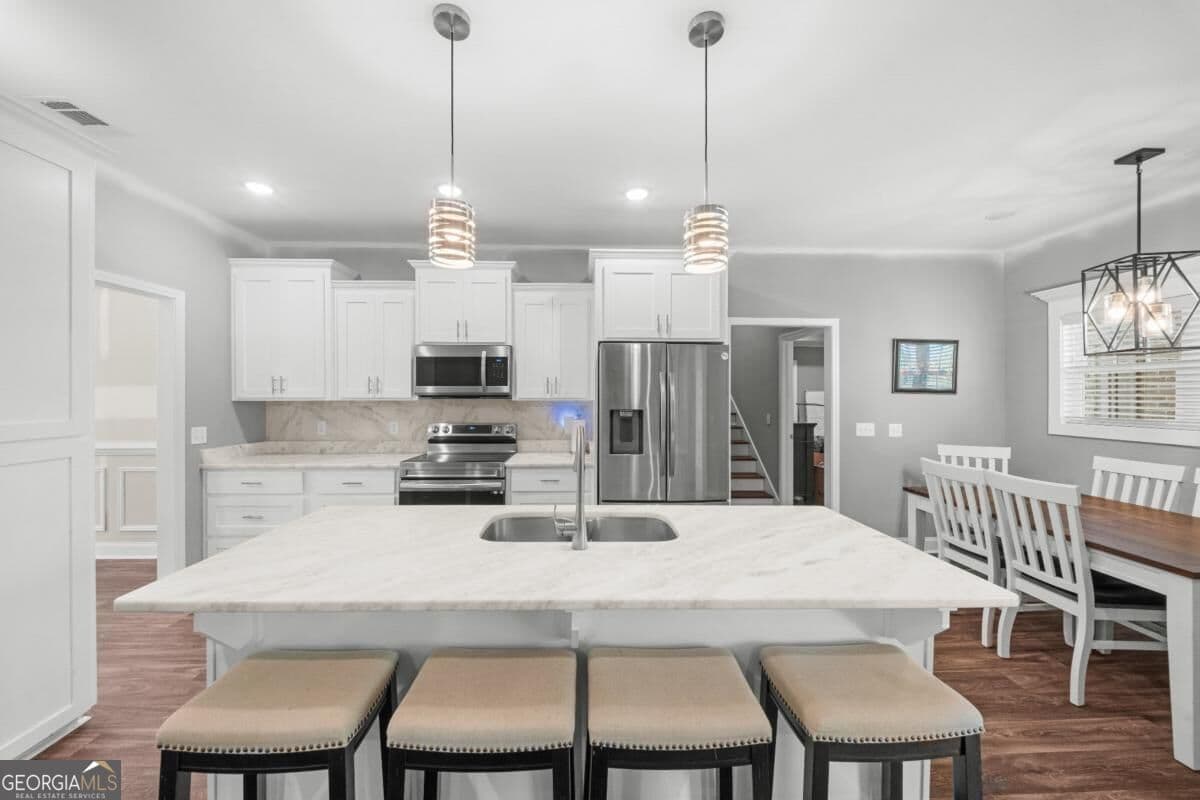 5 bedroom, 3.5 bathroom, 3,037 sq ft single family residence for sale at 500 Mock Street, Sylvania, GA 30467 — photo 2