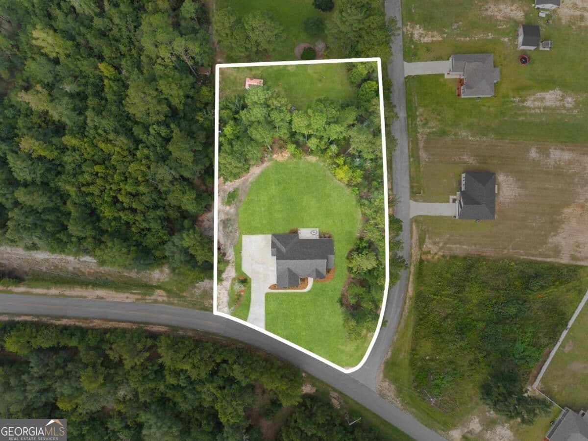 5 bedroom, 3.5 bathroom, 3,037 sq ft single family residence for sale at 500 Mock Street, Sylvania, GA 30467 — photo 3