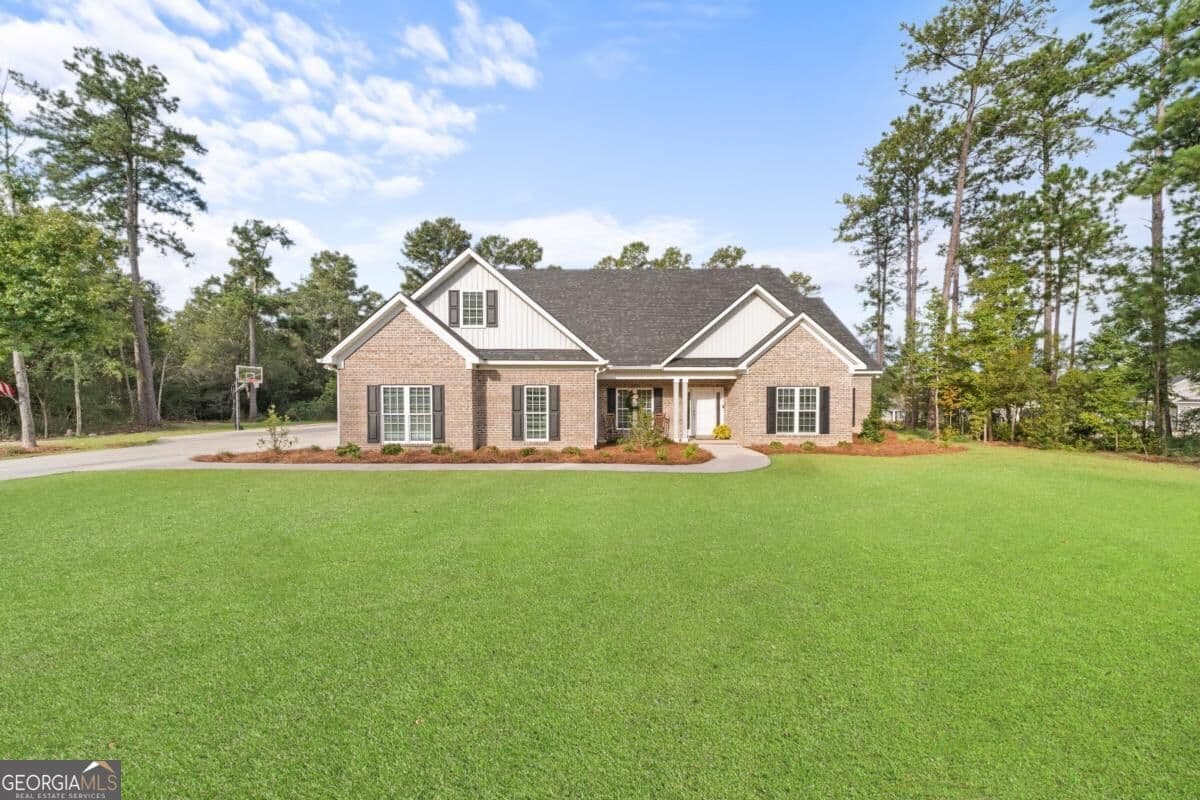 5 bedroom, 3.5 bathroom, 3,037 sq ft single family residence for sale at 500 Mock Street, Sylvania, GA 30467