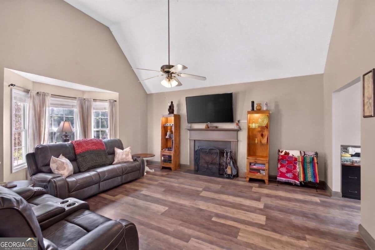 3 bedroom, 2 bathroom, 3,484 sq ft single family residence for sale at 186 Majesty Drive, Rockmart, GA 30153 — photo 3