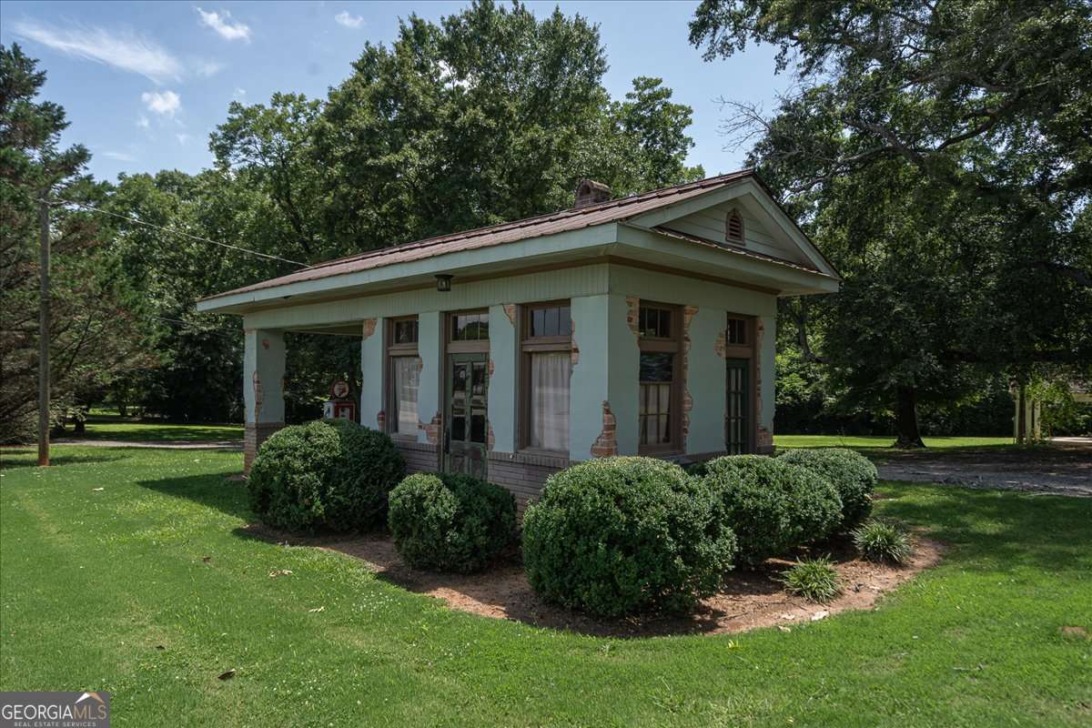 4 bedroom, 1 bathroom, 3,936 sq ft single family residence for sale at 7 & 18 Main Street, Watkinsville, GA 30677 — photo 4