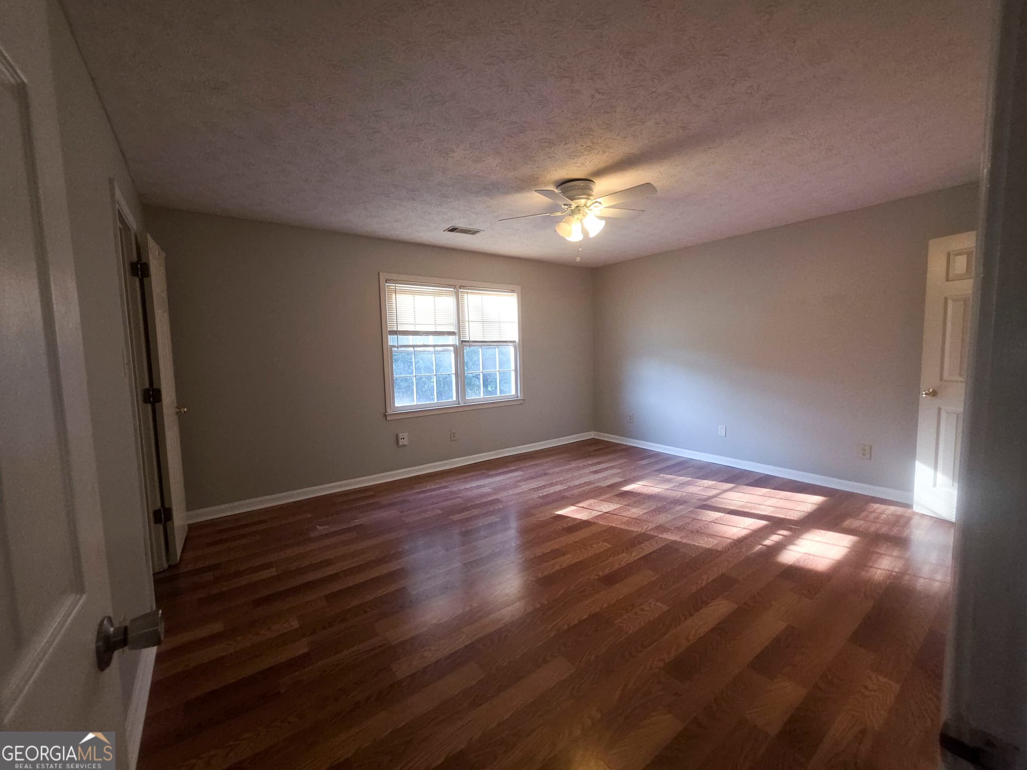 2 bedroom, 2.5 bathroom, 1,307 sq ft townhouse for sale at 2140 Kings Gate Circle # B, Snellville, GA 30078 — photo 10