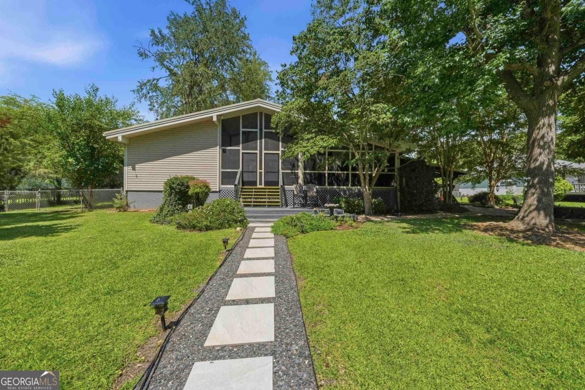 3 bedroom, 2 bathroom, 2,228 sq ft single family residence for sale at 240 Quesenberry Drive, Eatonton, GA 31024 — photo 5