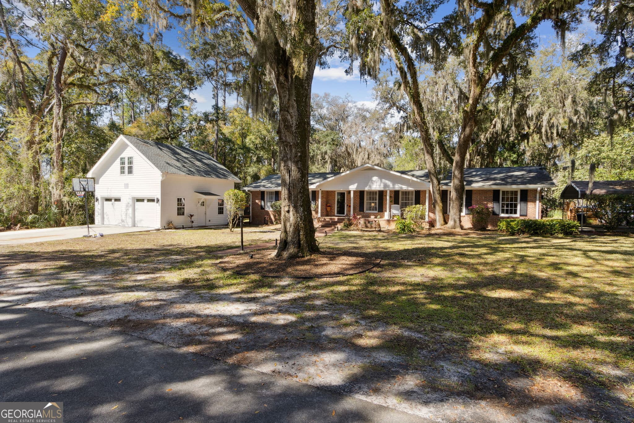 4 bedroom, 3 bathroom, 2,669 sq ft single family residence sold at 111 Margaret Street, St. Marys, GA 31558