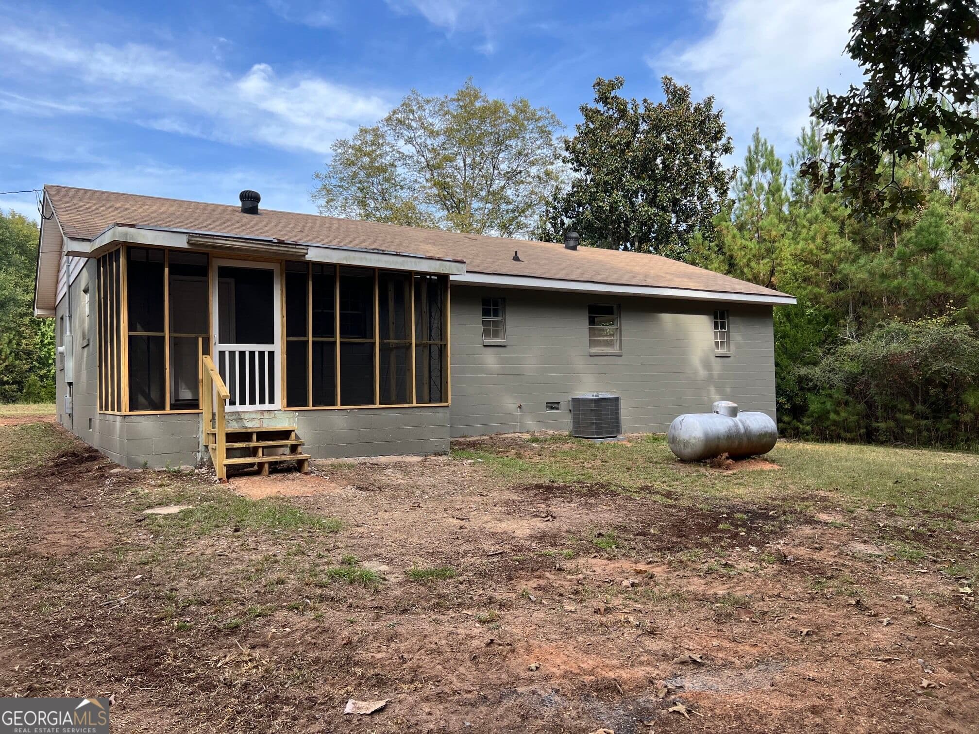 3 bedroom, 1 bathroom, 1,196 sq ft single family residence for rent at 2097 Savage Road, Bogart, GA 30622 for $1,800 a month — photo 6