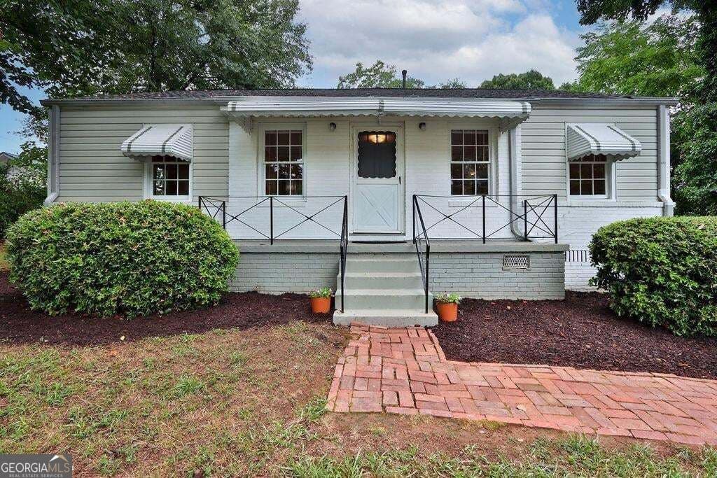 3 bedroom, 1 bathroom, 1,170 sq ft single family residence for rent at 1329 Blanche Drive, Marietta, GA 30067 for $1,850 a month — photo 4
