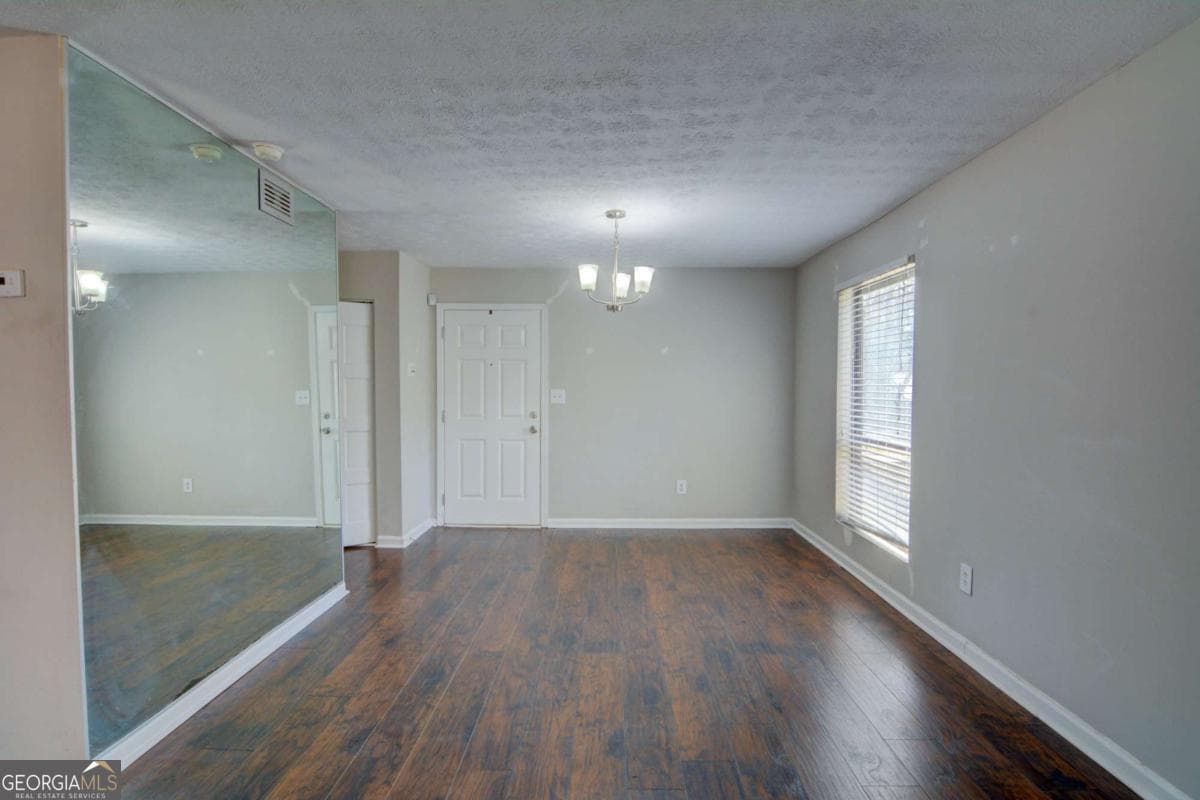 2 bedroom, 1 bathroom, 977 sq ft condominium for sale at 6241 Overlook Road 6241, Peachtree Corners, GA 30092 — photo 6